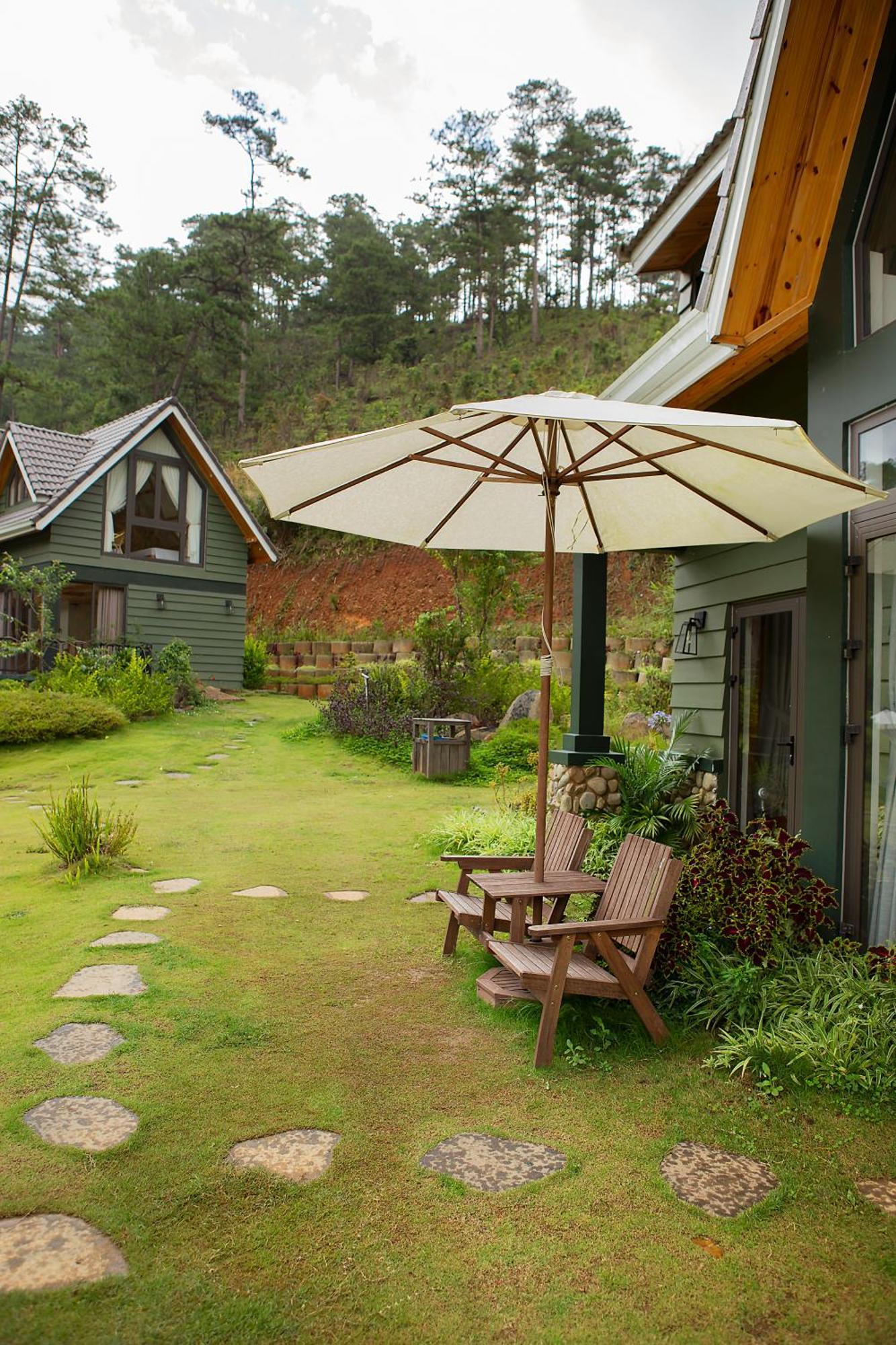 Lat Valley Retreat Village Holiday home *
