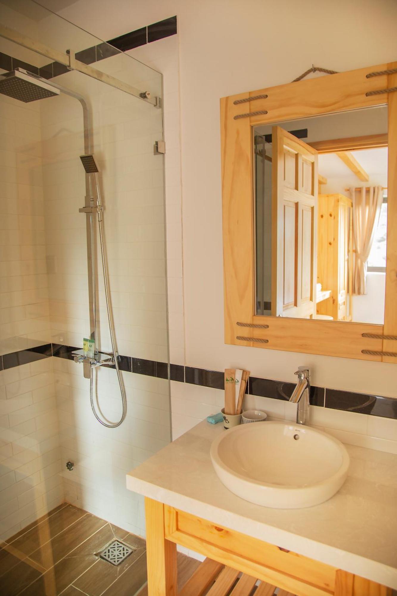 Lat Valley Retreat Village Holiday home *
