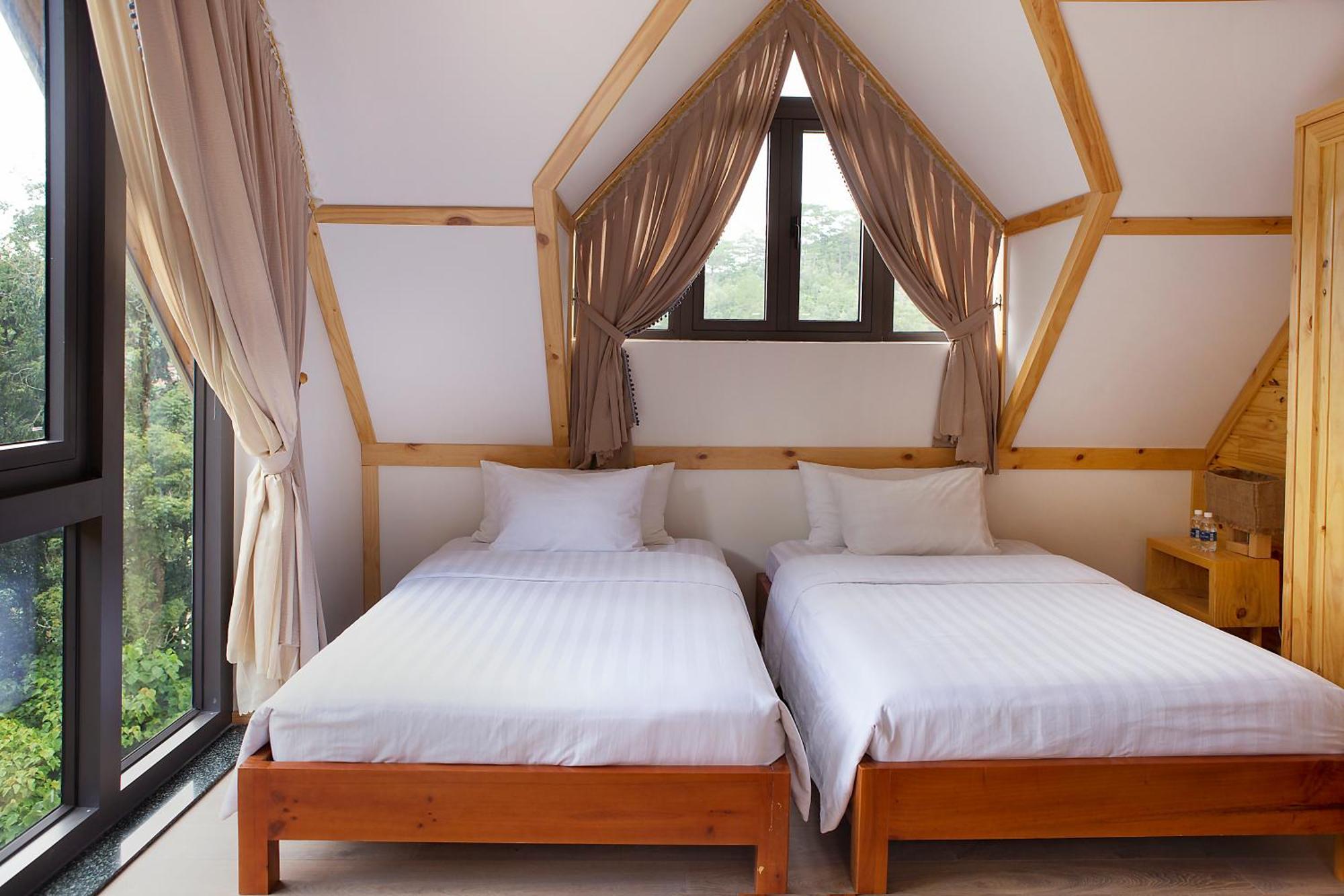 Lat Valley Retreat Village
