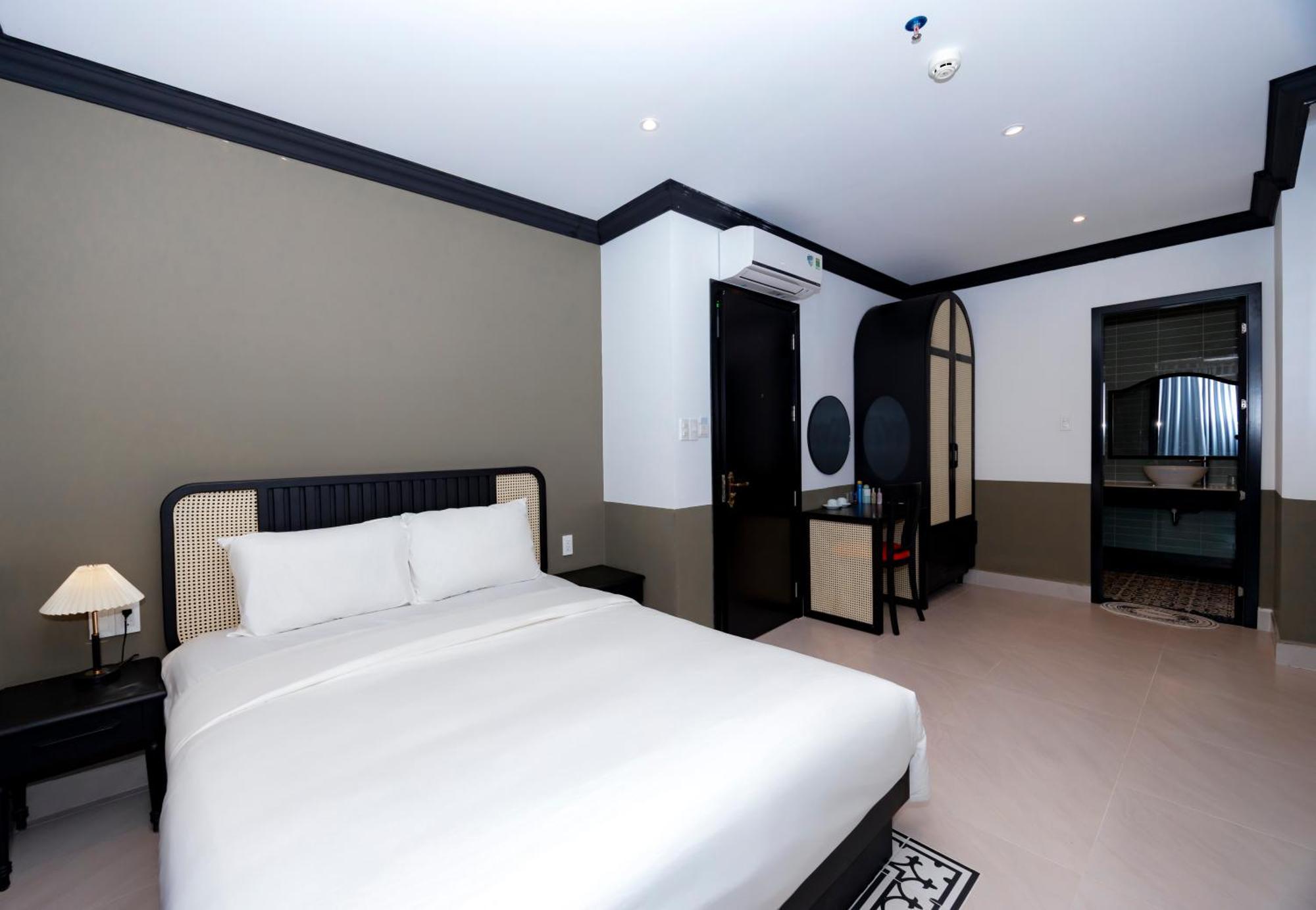 Sunset Bay Retreat Hotel