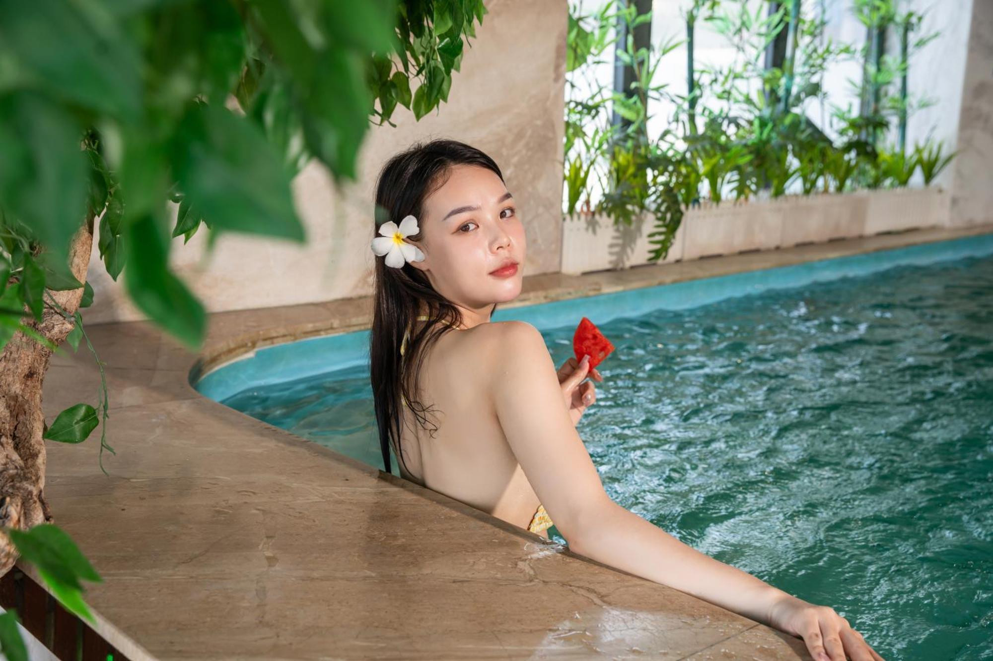 Khách sạn Khách Sạn&căn Hộ White 4*