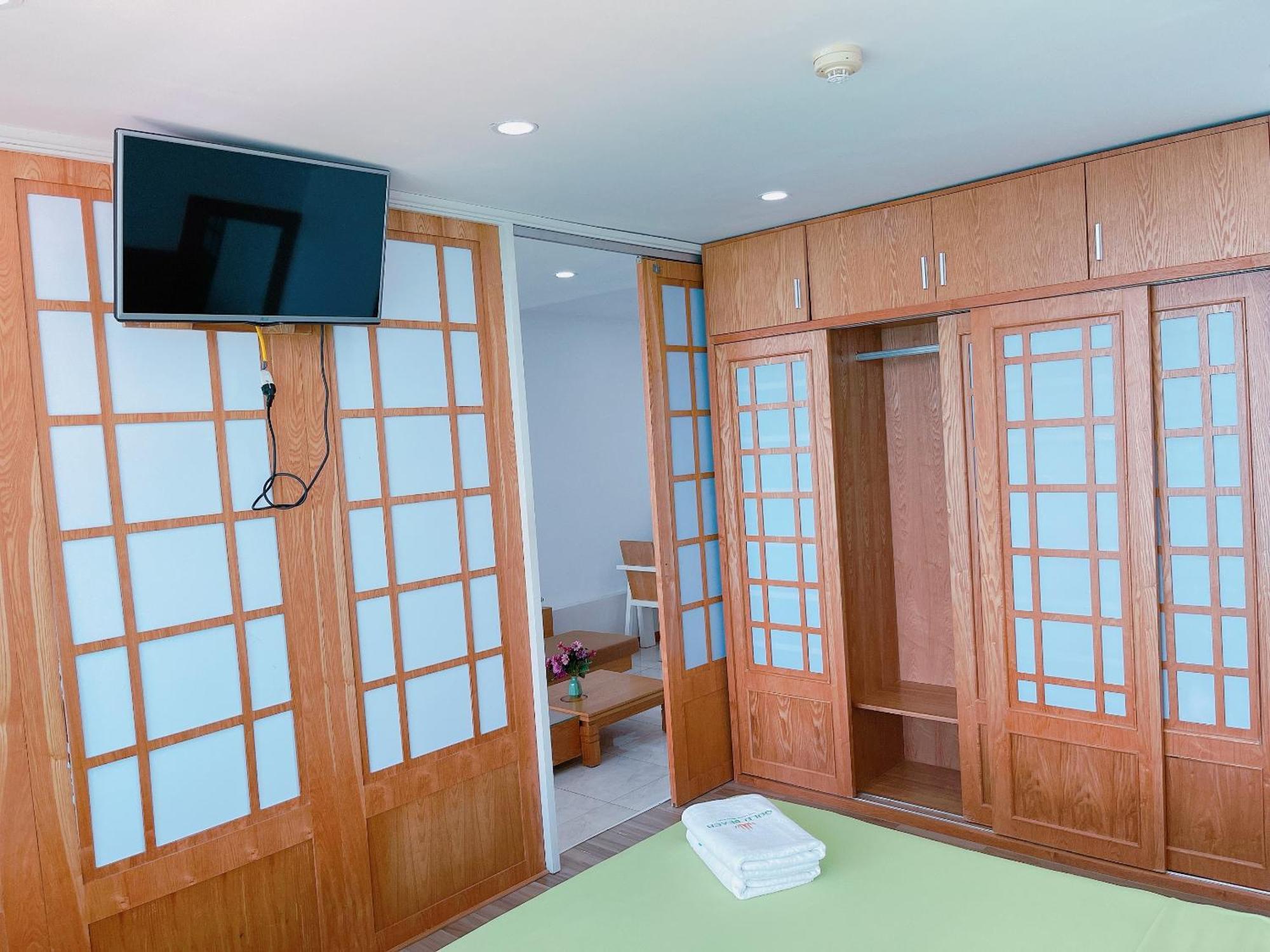 Pearl Apartment *