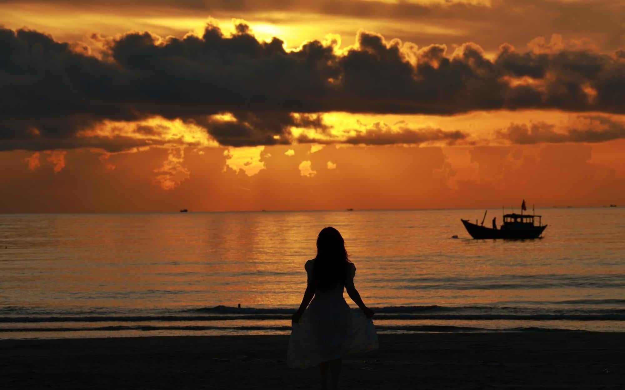 Isea By The Sea Khách sạn 5*