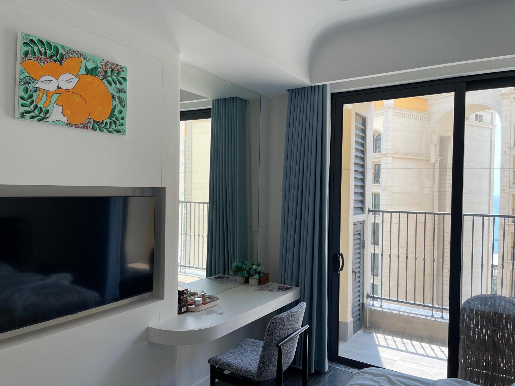 Ho Nha Co Tam , Sunset Town , Apartment *