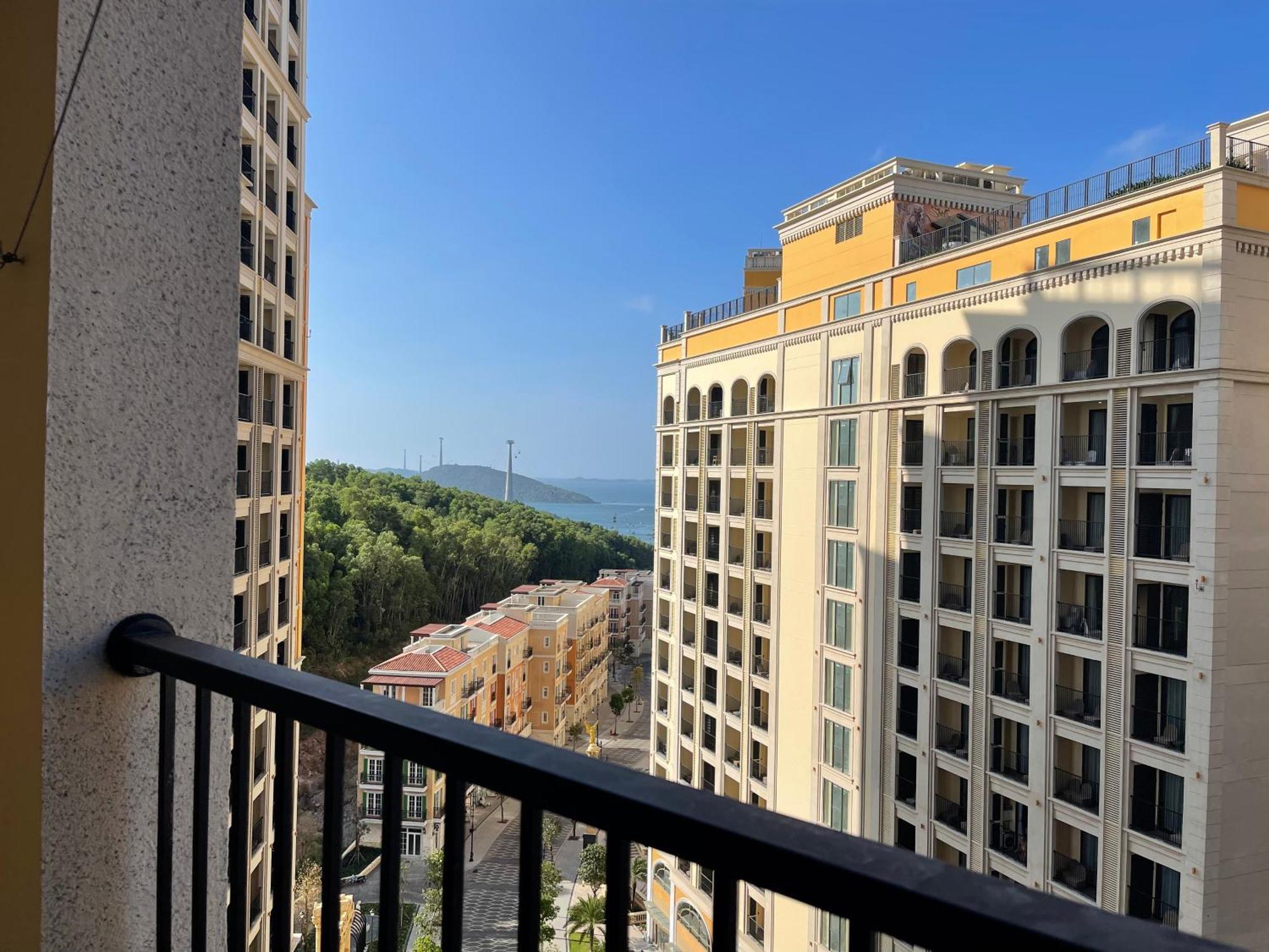 Ho Nha Co Tam , Sunset Town , Apartment