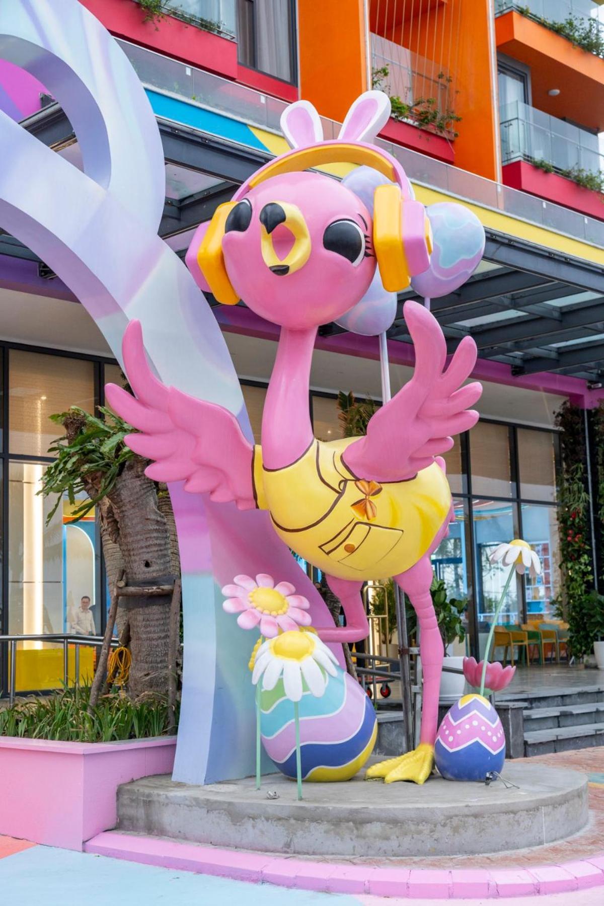Flamingo Tien * Hoang Hoa