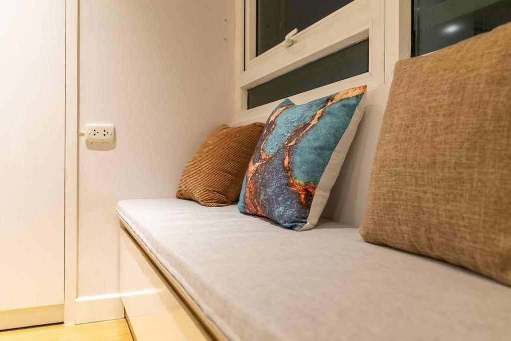 Apartment The Rixx Stylish In D1 At Ben Thanh With Netflix Pool Bathtub