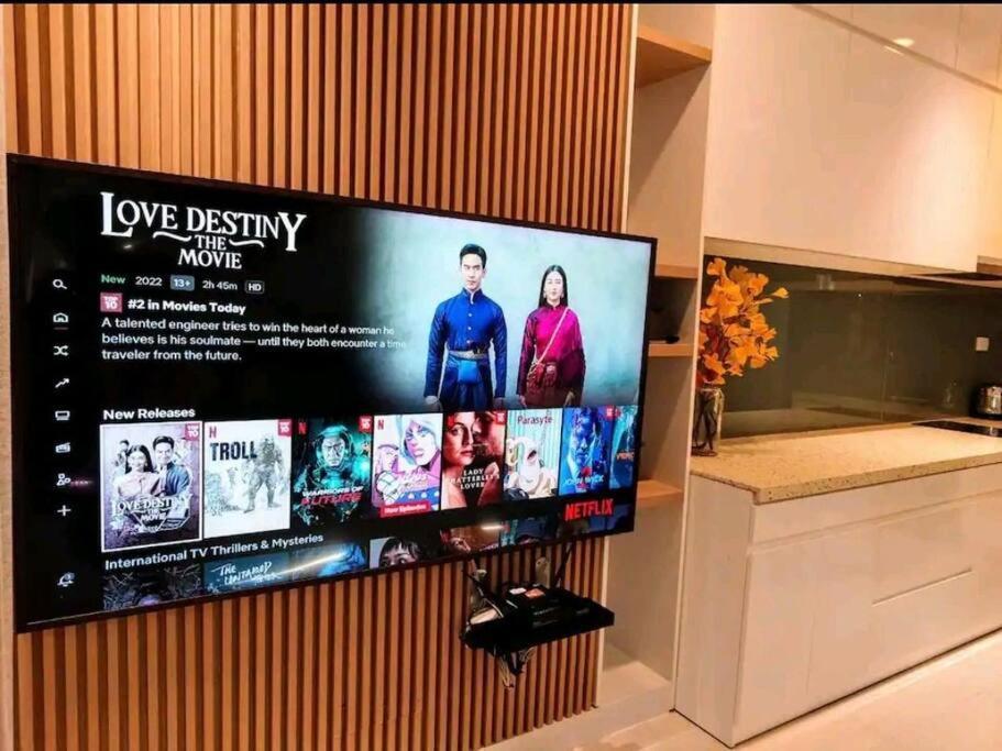 The Rixx Stylish In D1 At Ben Thanh With Netflix Pool Bathtub *
