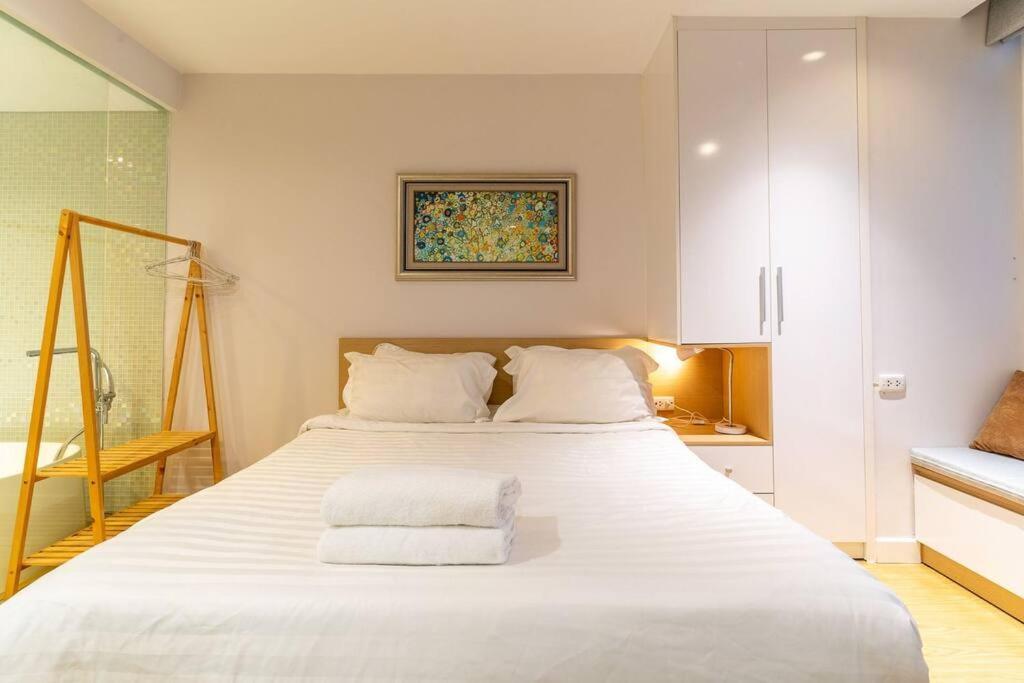 The Rixx Stylish In D1 At Ben Thanh With Netflix Pool Bathtub Apartment *