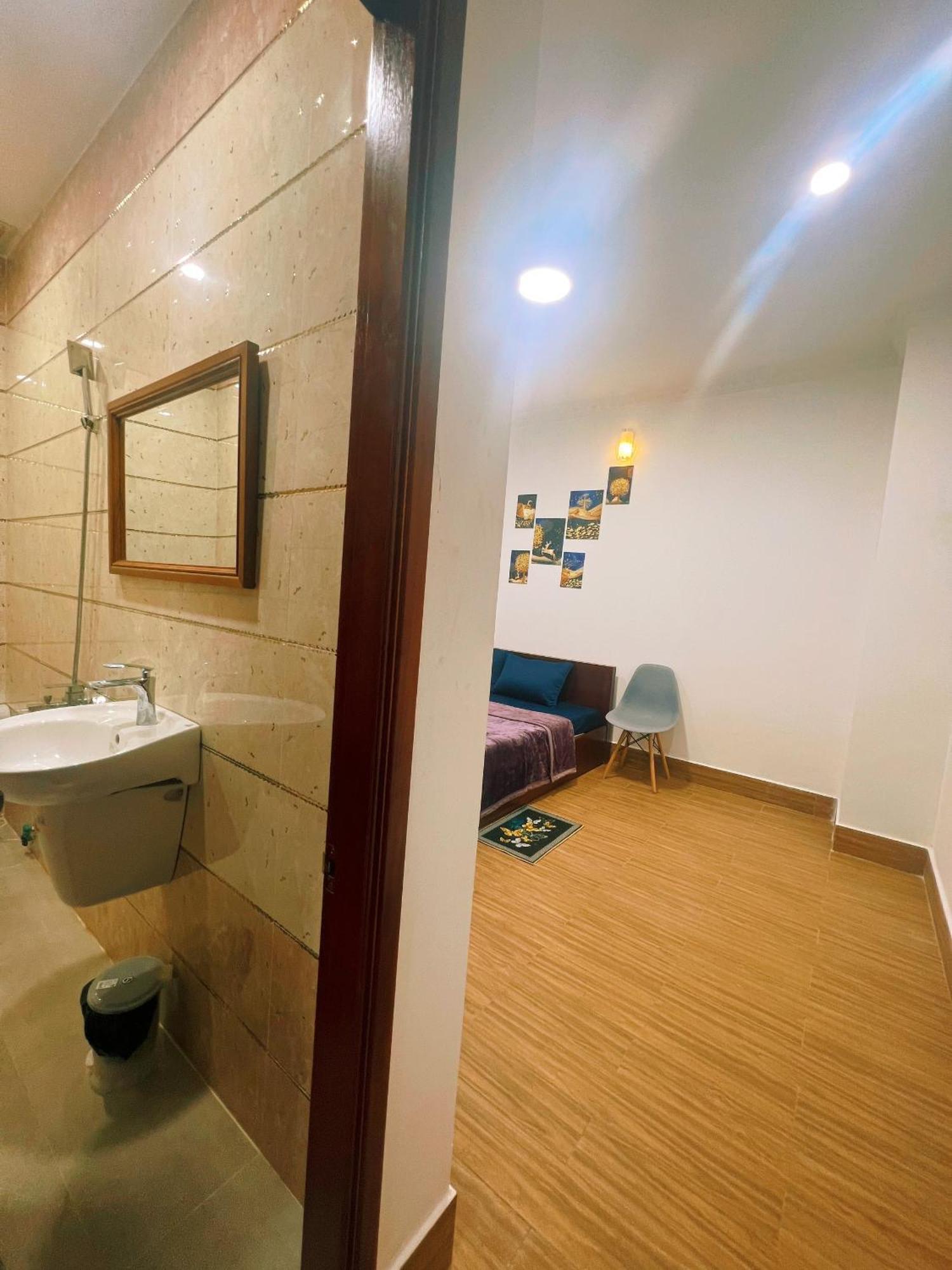 Hotel Nhan Tay 2*