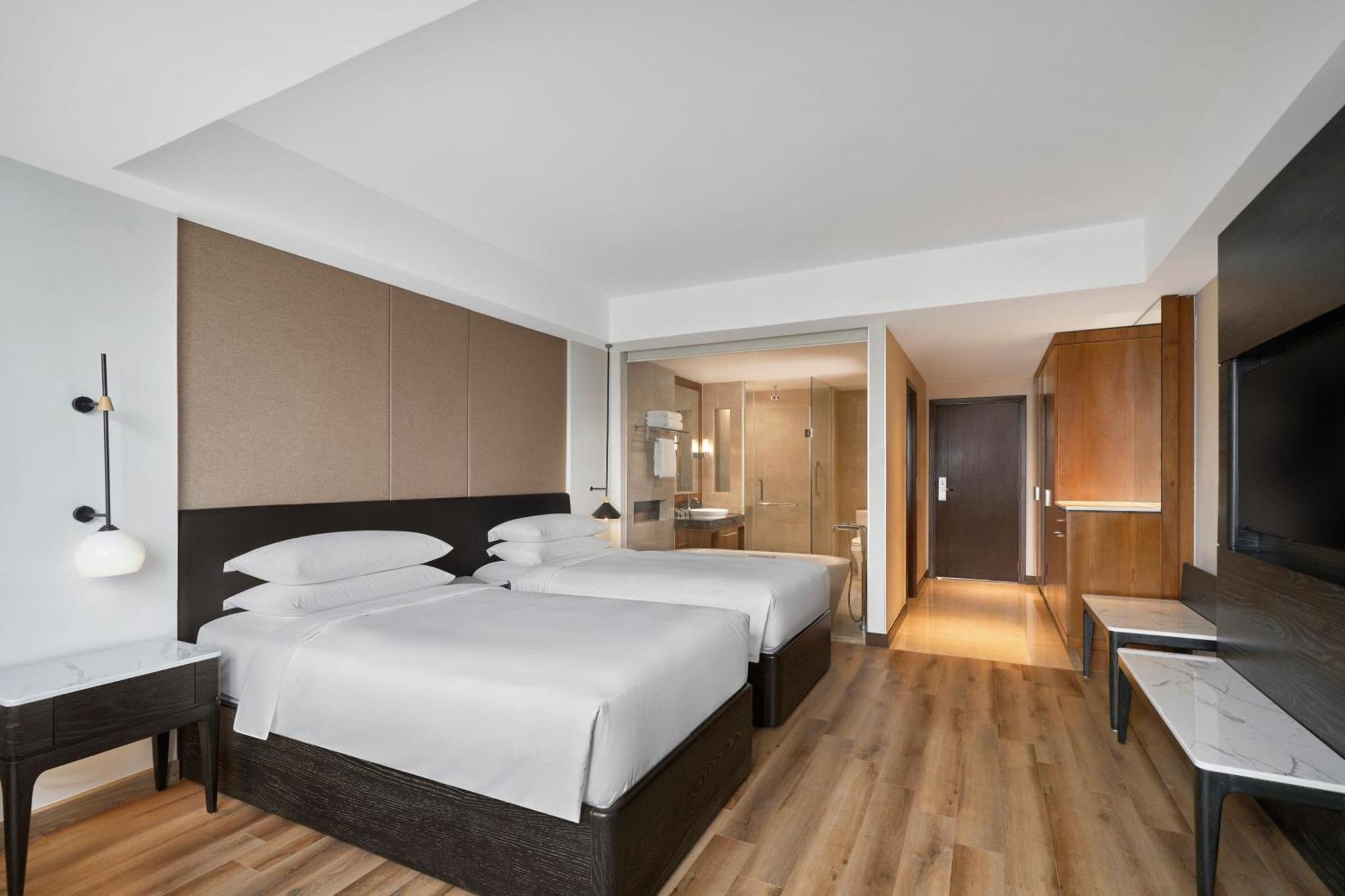 Sheraton West Hotel