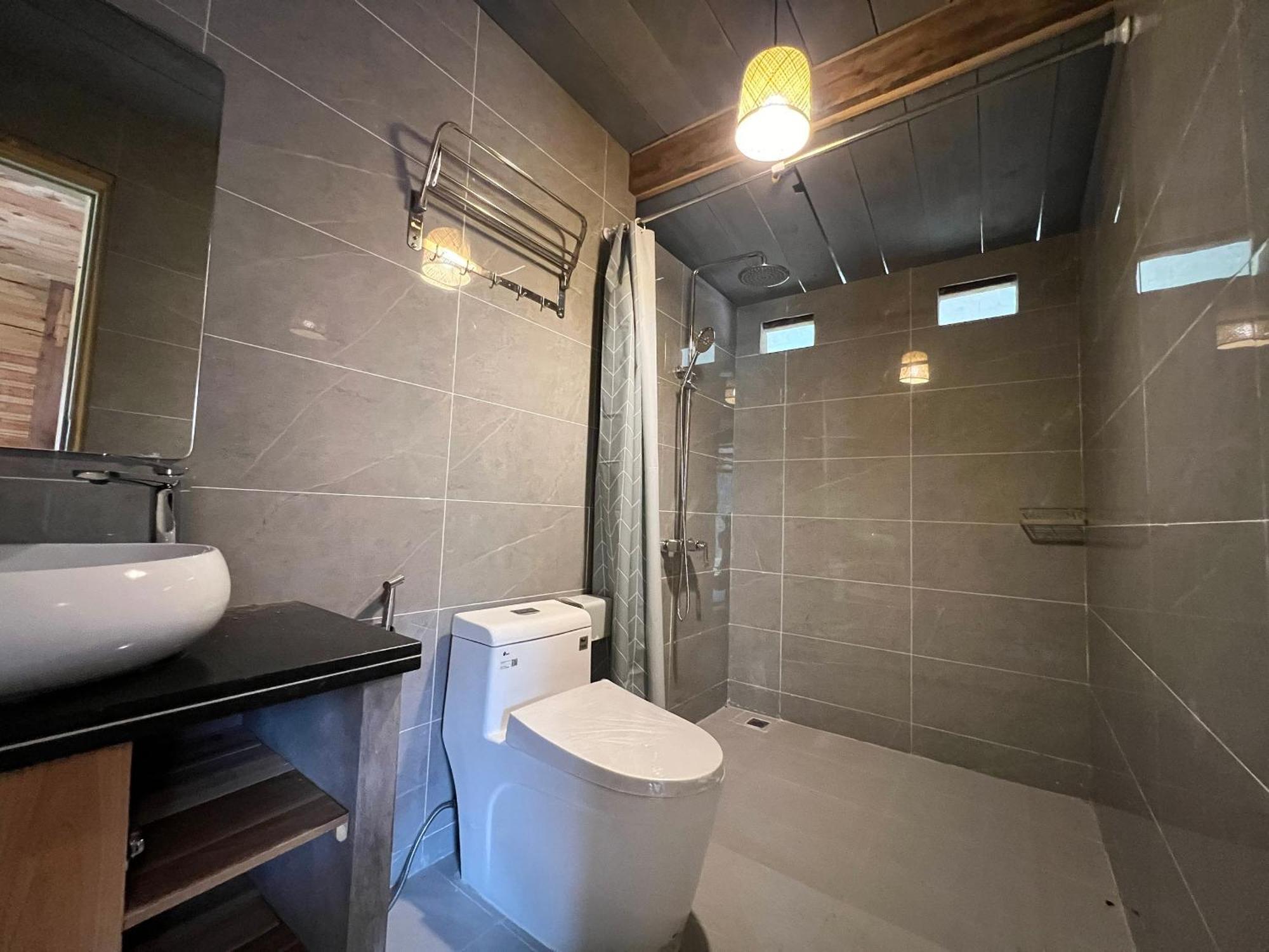 Nam Ly Retreat Hotel *