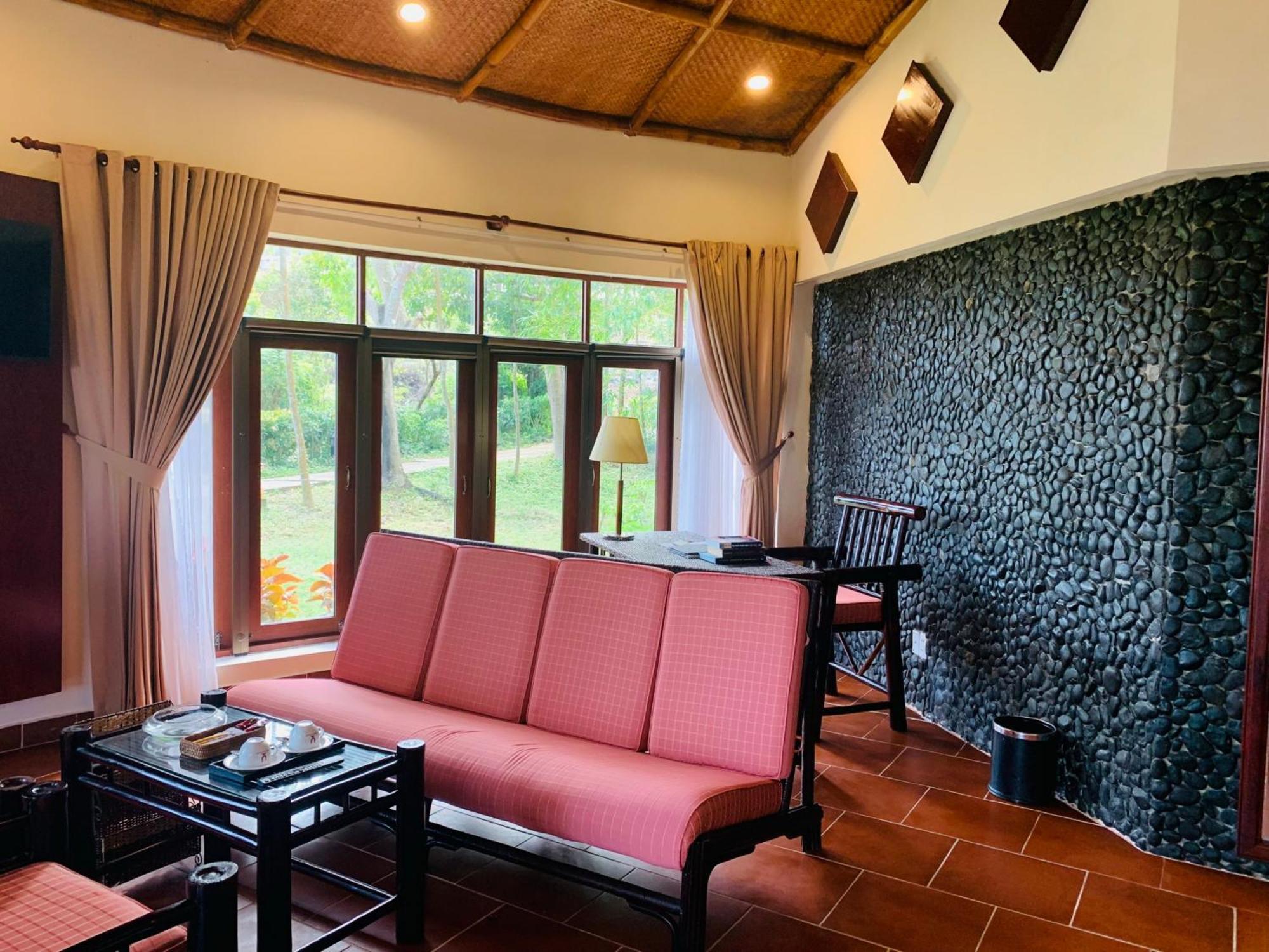 Nui Thom Resort 4*