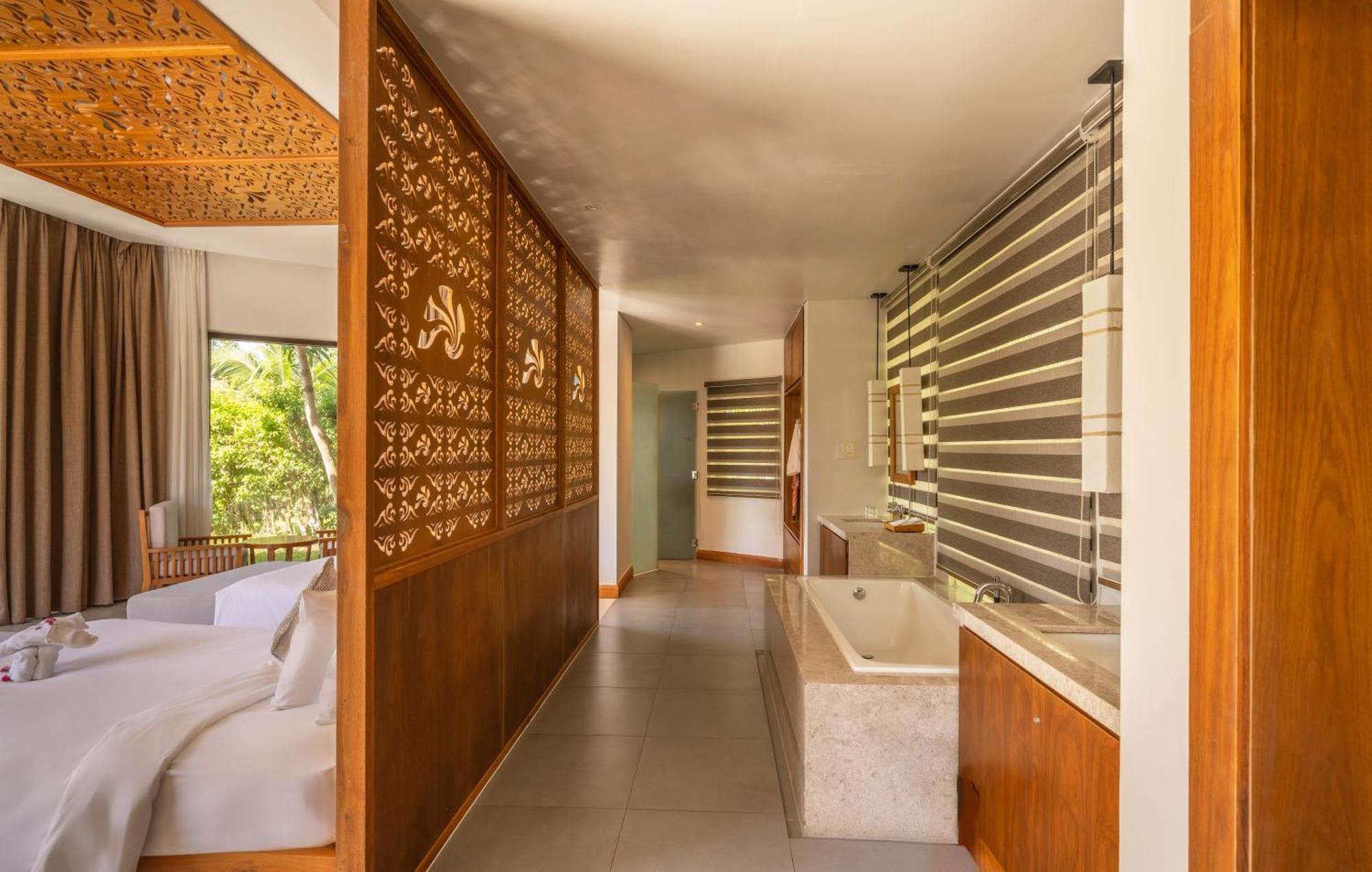 Resort The Shells & Phú Quốc