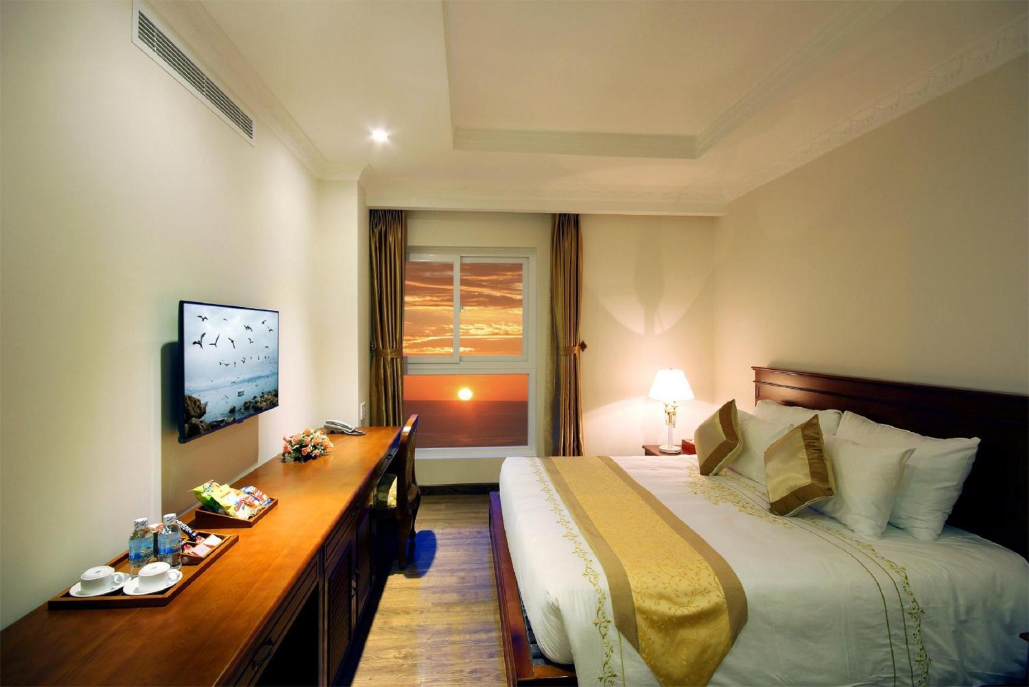 Palace 4*
