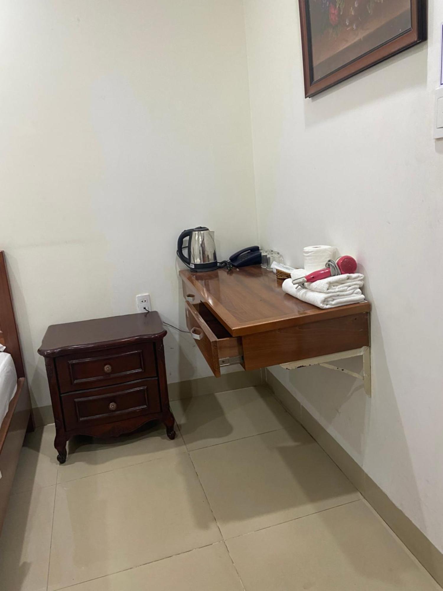 Hang Nga Luxury Hotel *