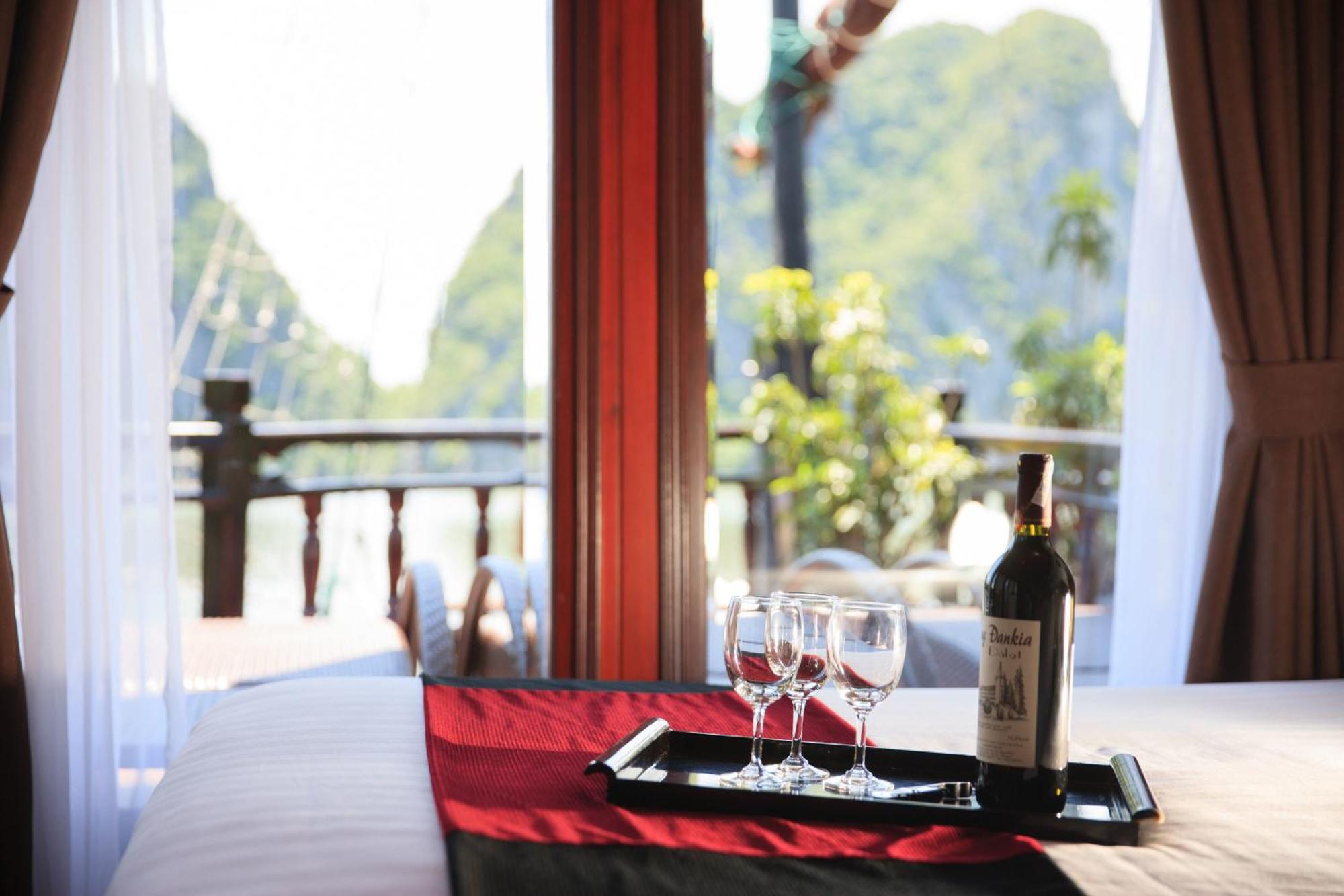  Du Thuyền Paloma Cruise 4*