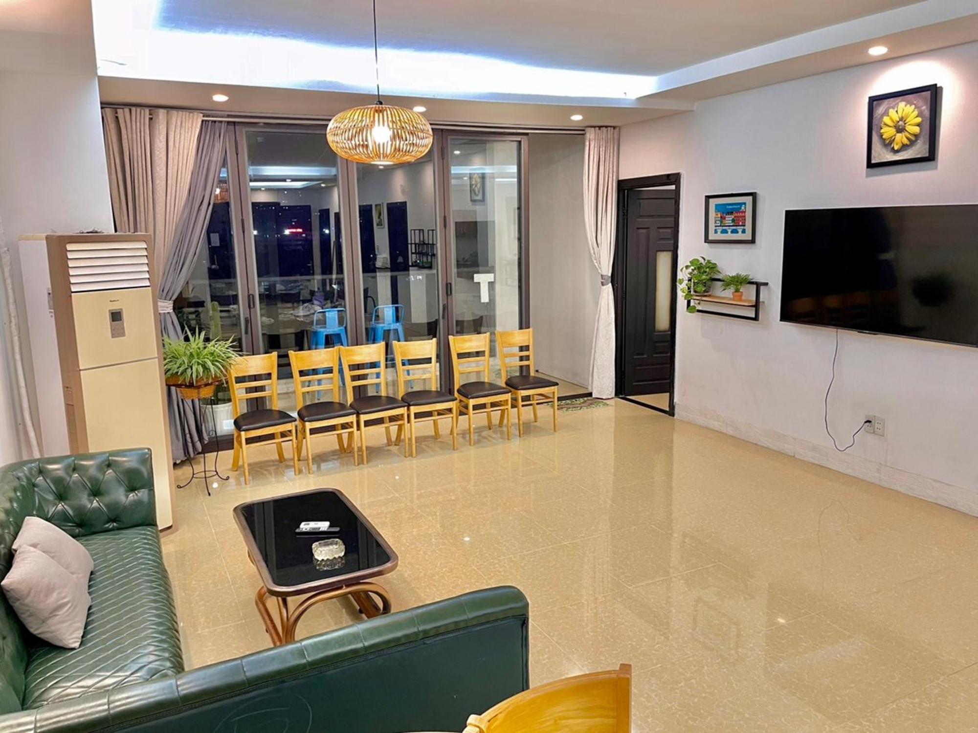 Place In 1504 Apartment