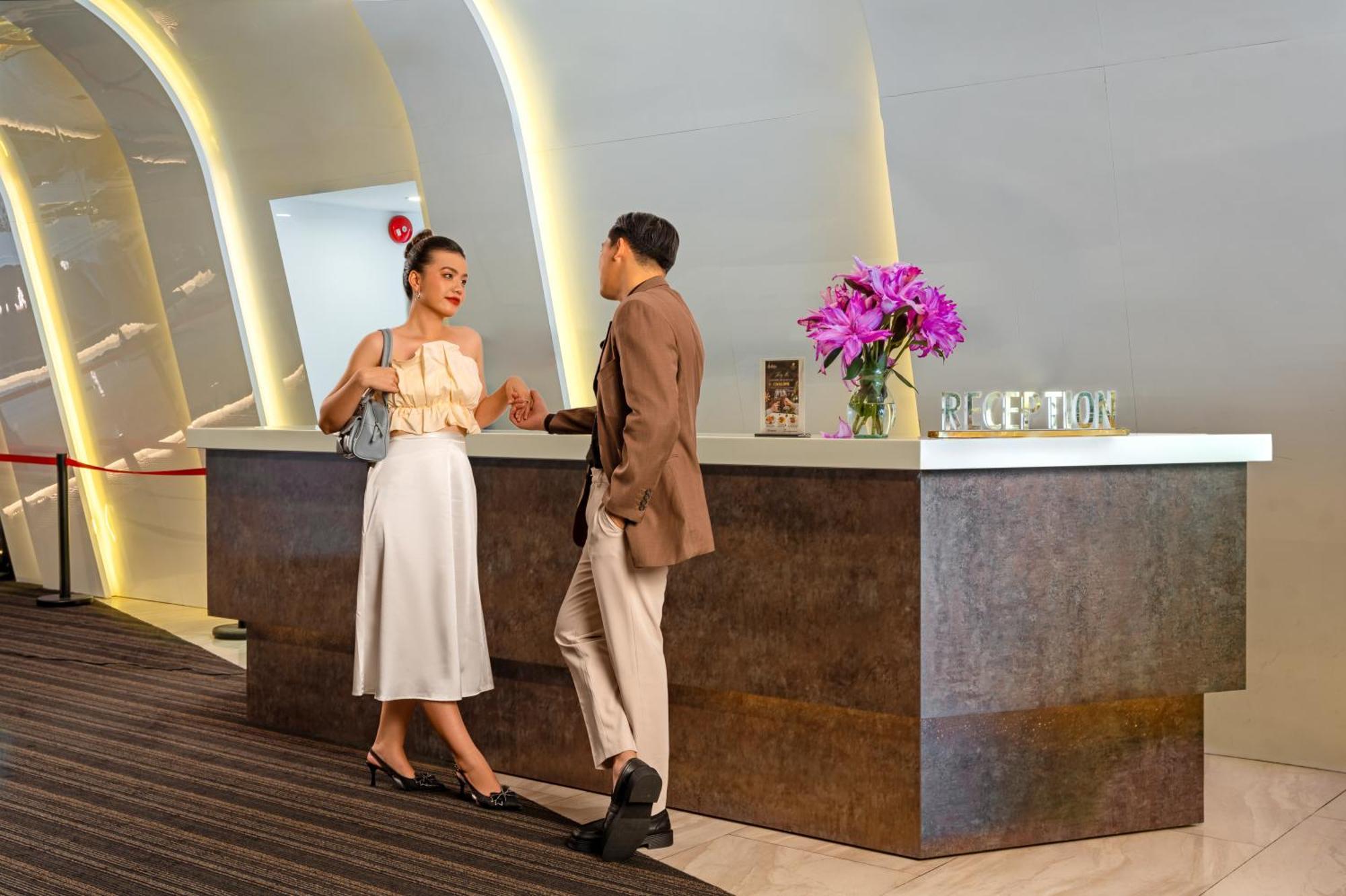 Premier Pearl Khách sạn 4*