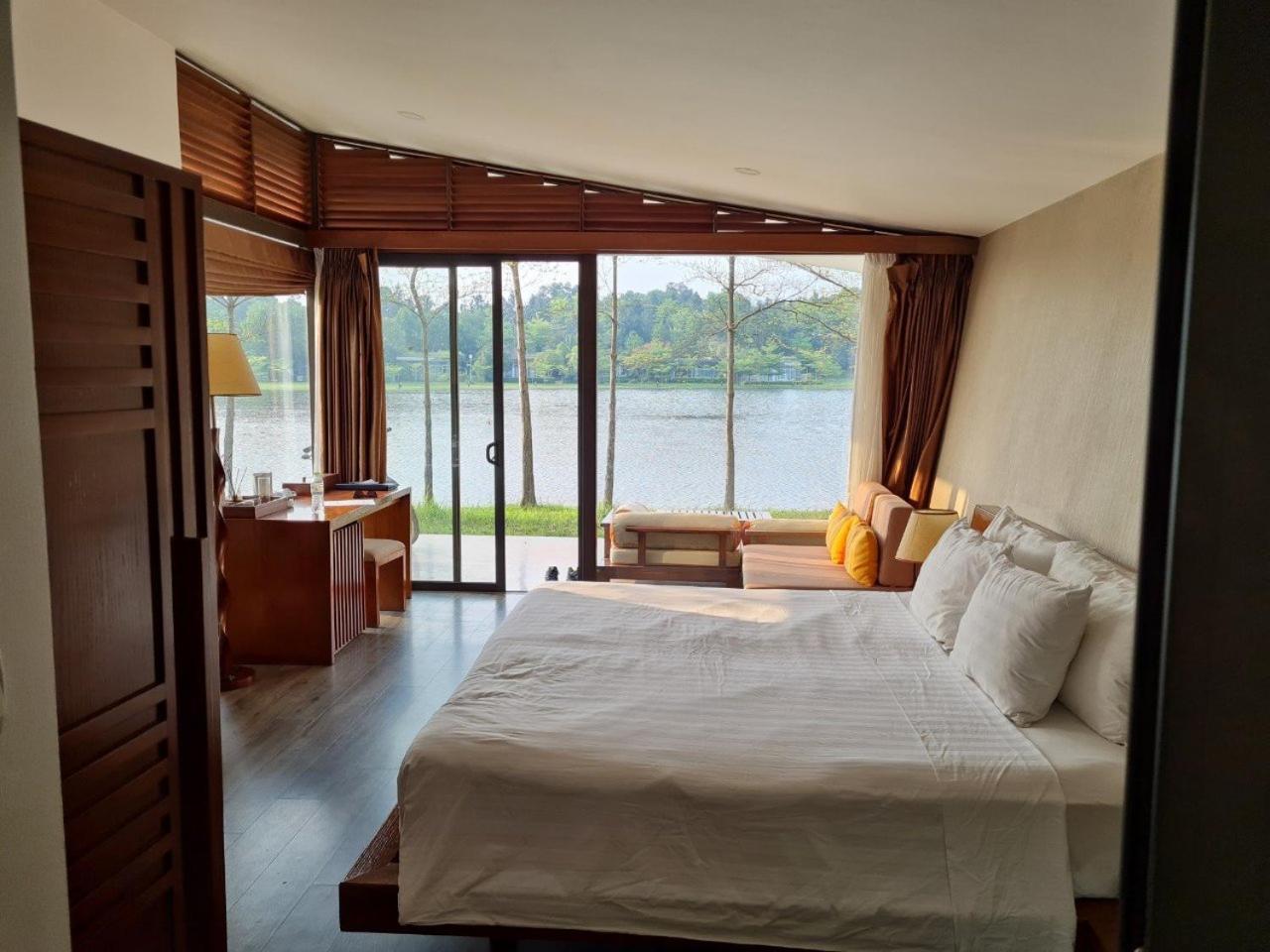 Villa Flamigo Dai Lai - View Ho Ngoc Quang
