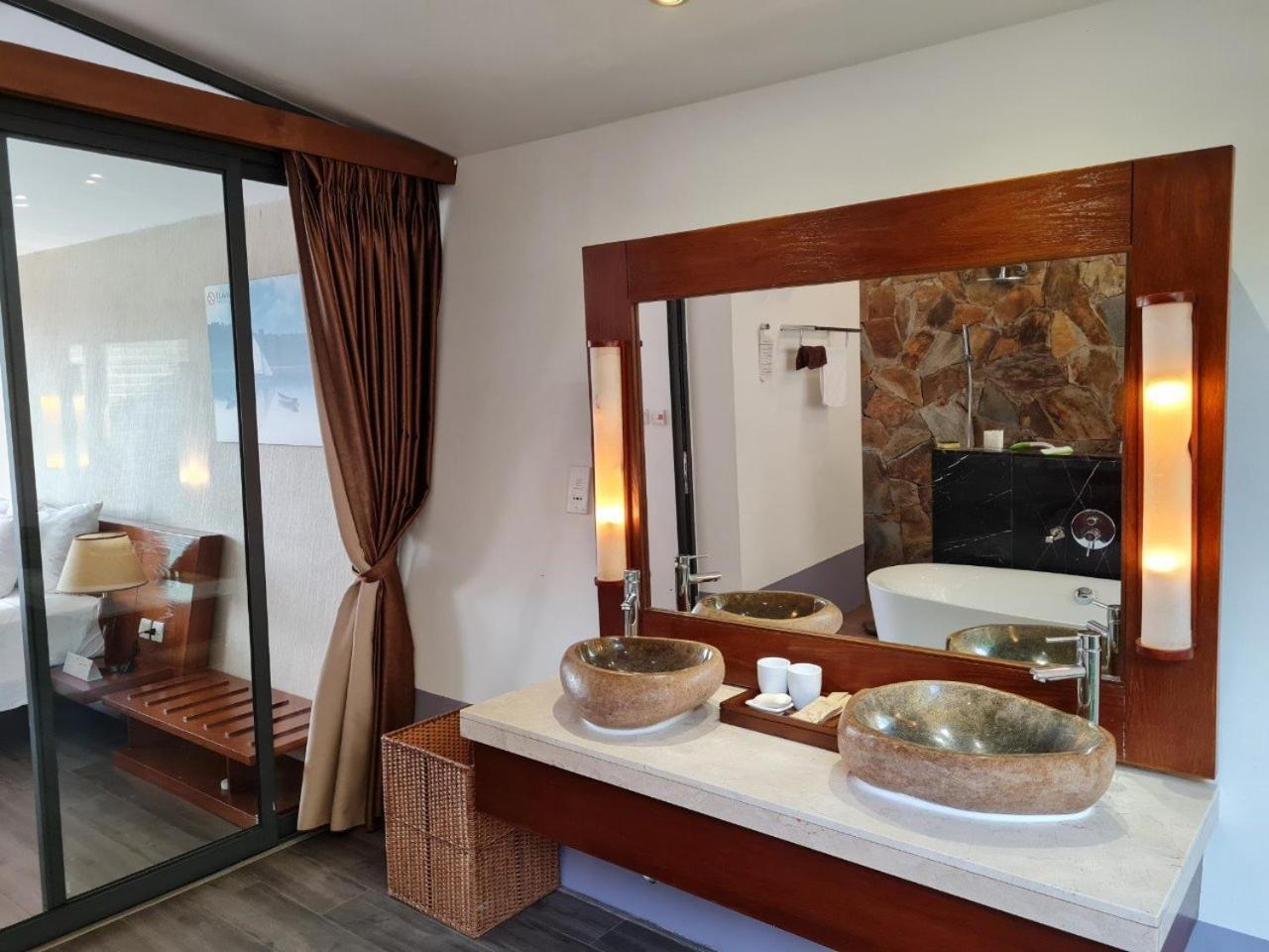 Flamigo Dai Lai - View Ho Villa Ngoc Quang