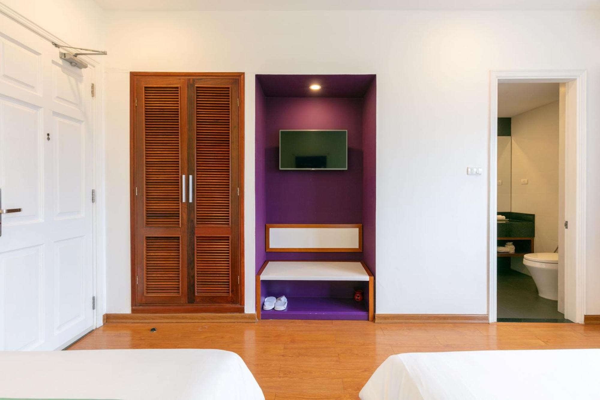 Khách sạn Emm 4*
