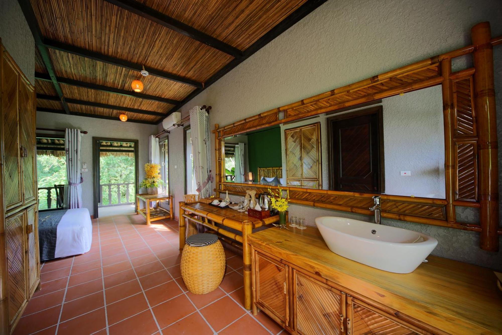 Mai Chau Ecolodge 4*