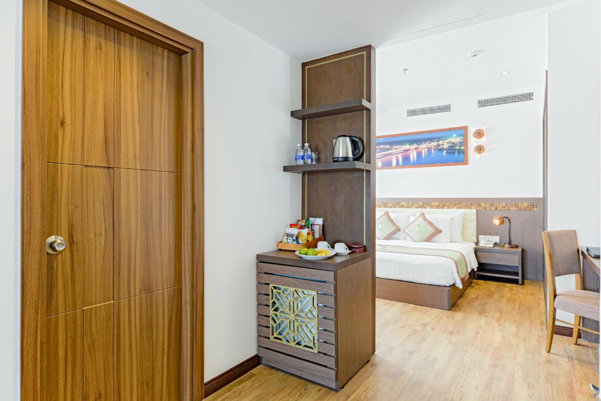 Riverside Resort 4*