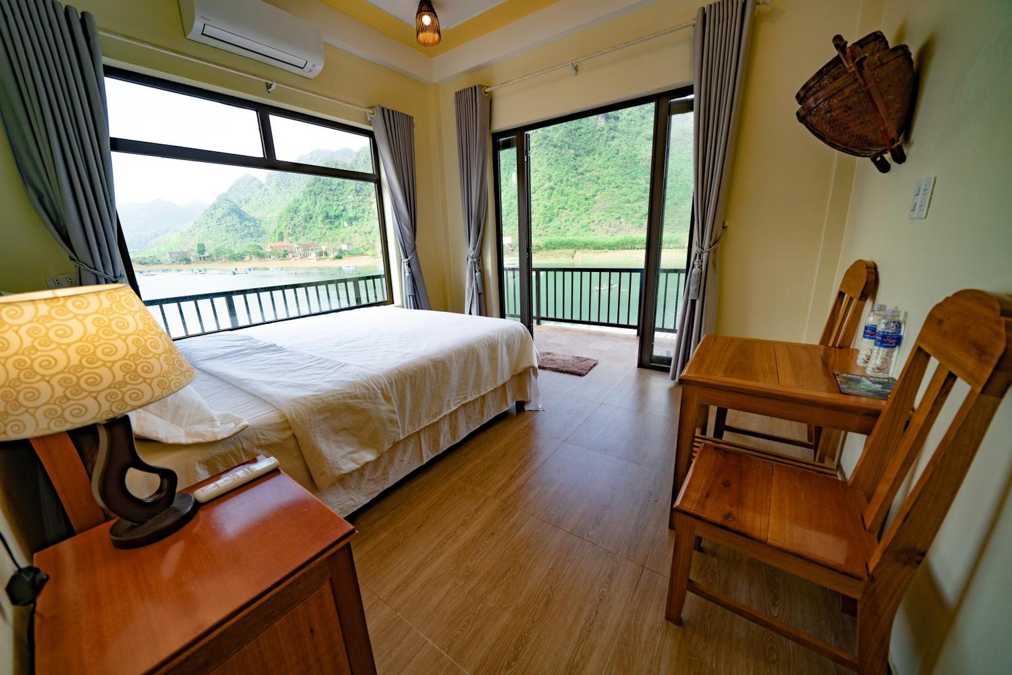 Coco Riverside