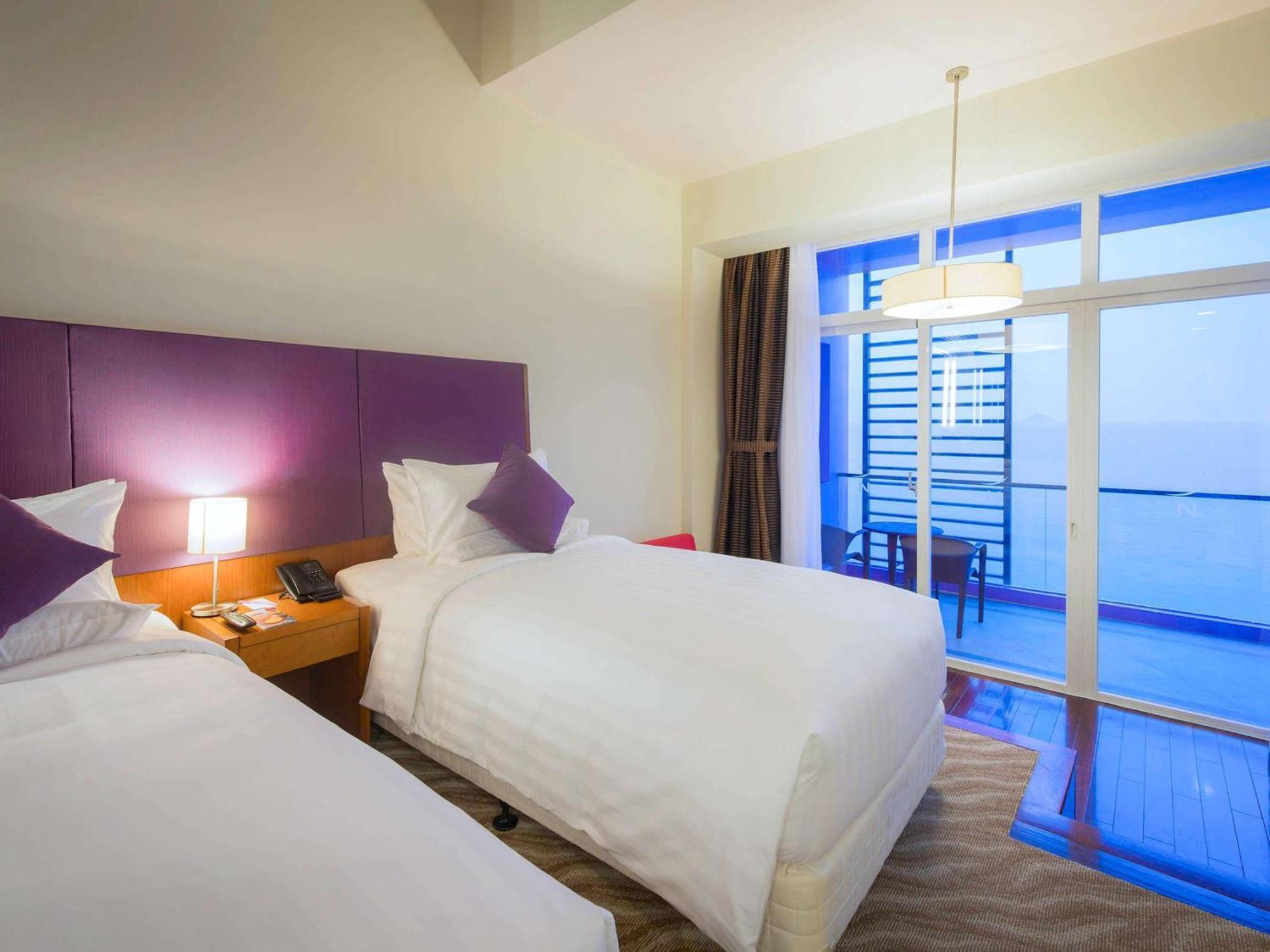 Khách sạn Novotel