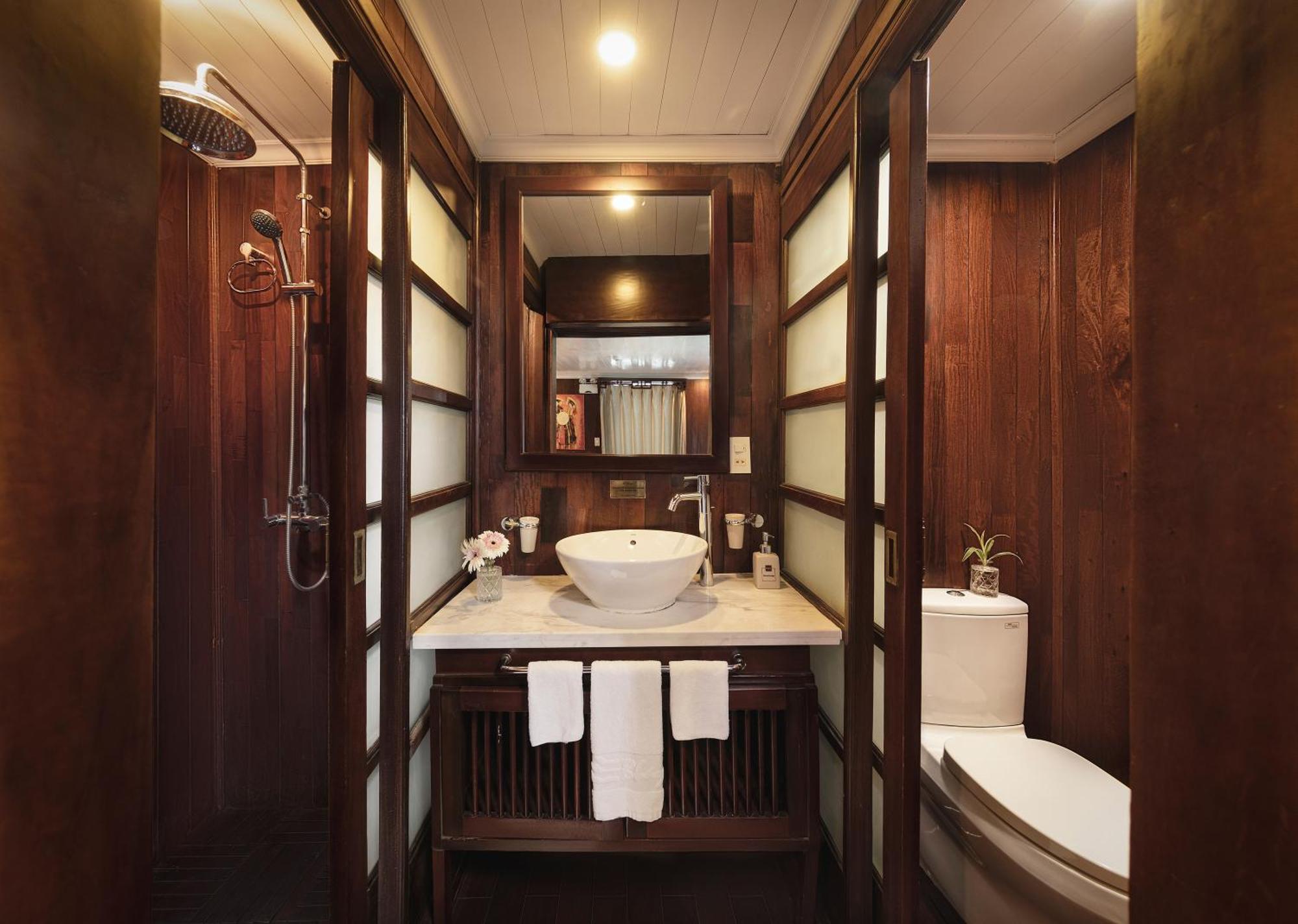  Bhaya Halong Cruises 5*