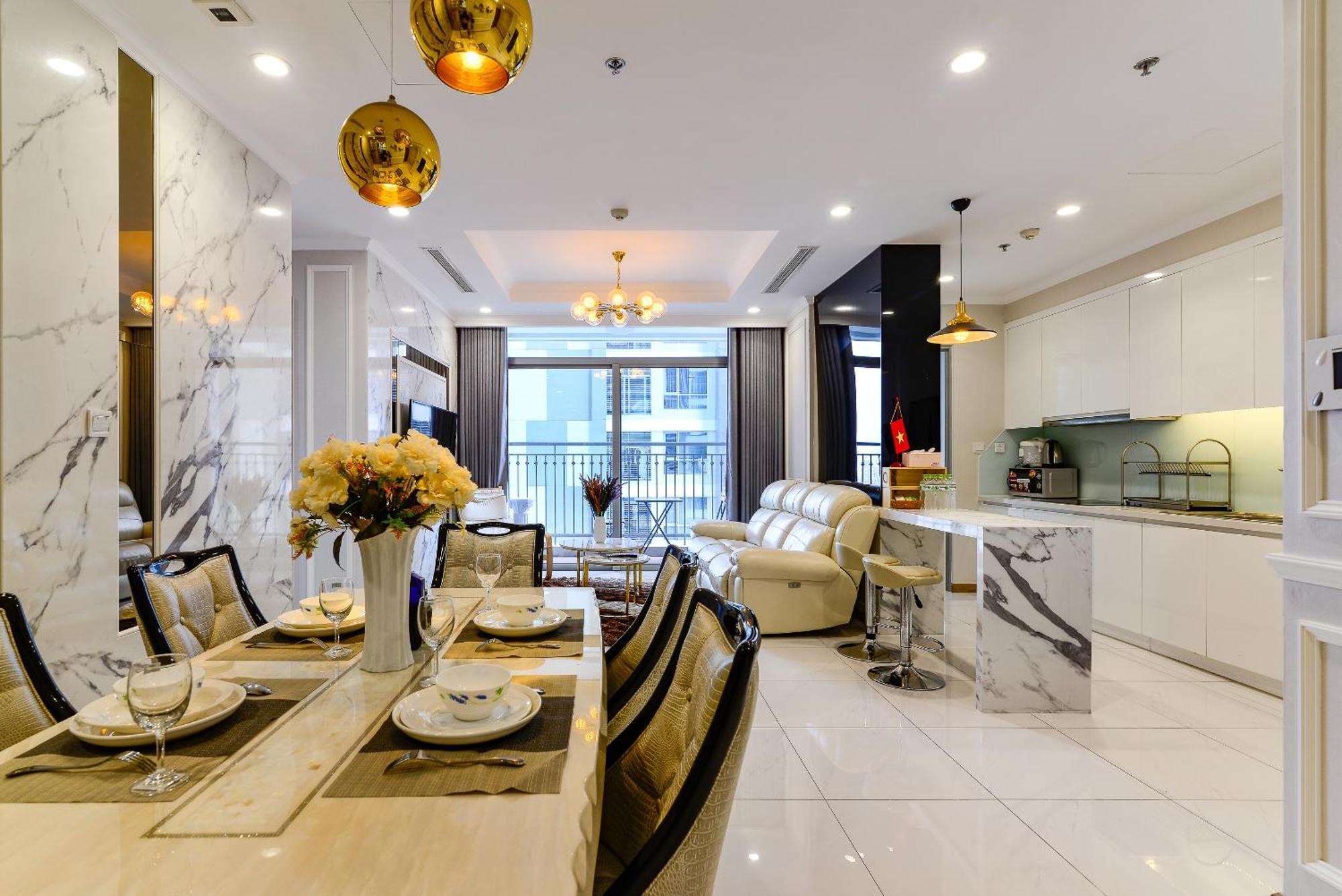 Vinhomes 4*