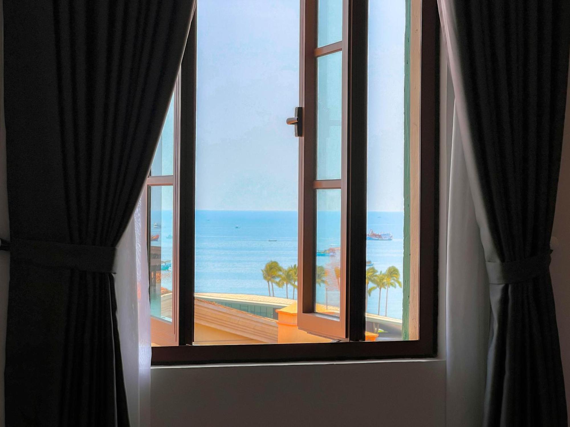 Sea Sunset - Welcome To A Mixing World Of Friends Hotel