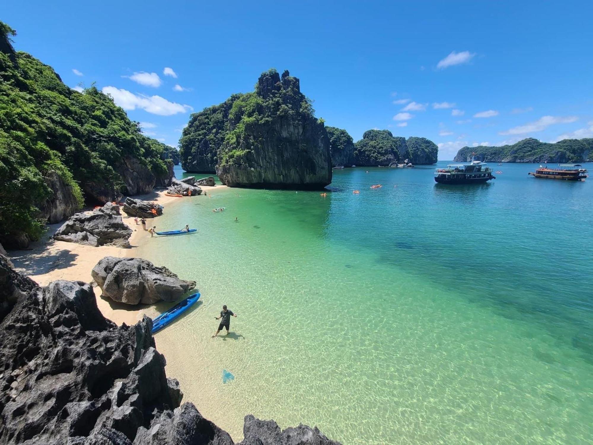 Biệt thự Maison Cat Ba Bay View Chan Chau