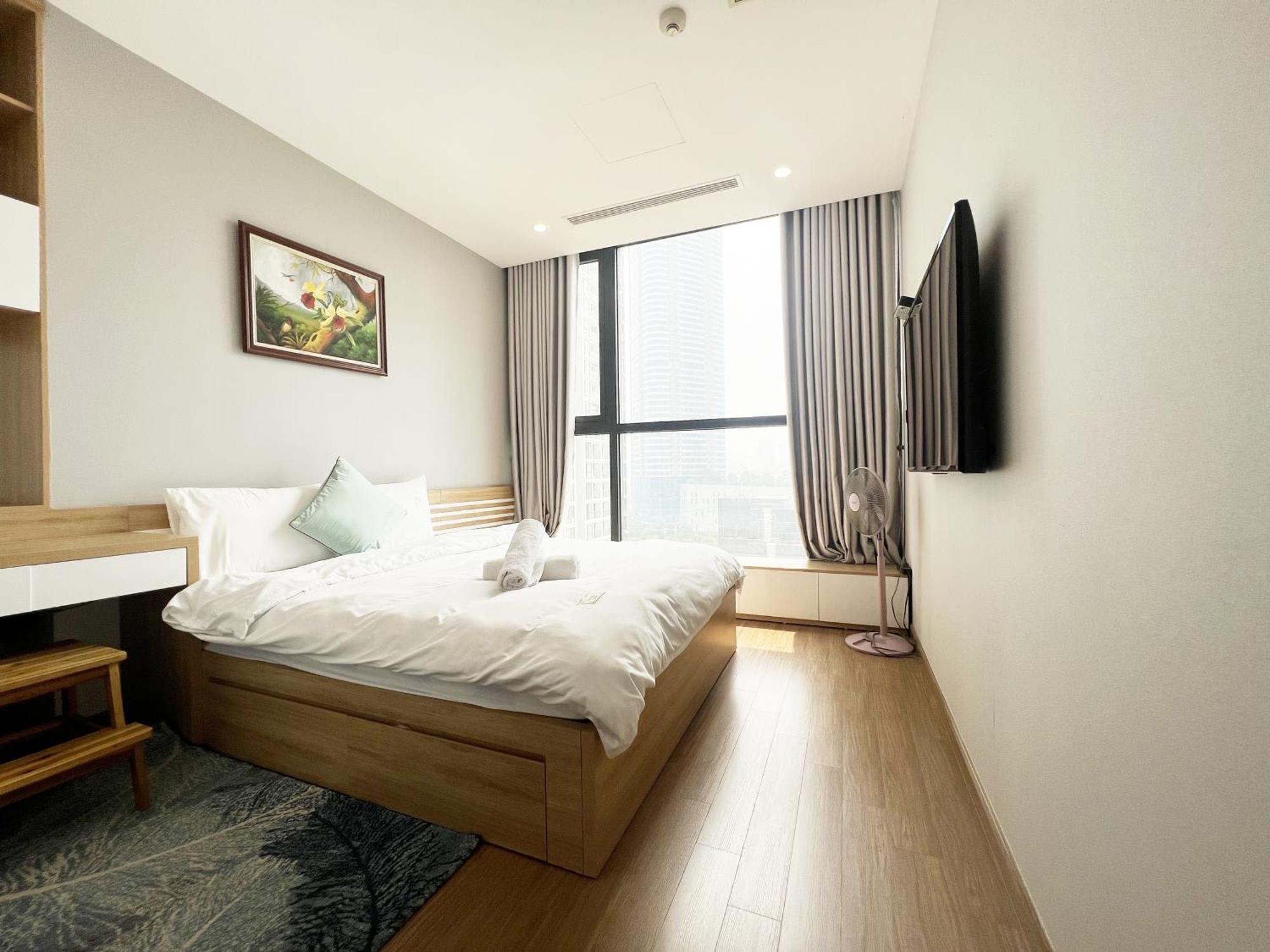 Luxury Vinhomes Skylake Apartment
