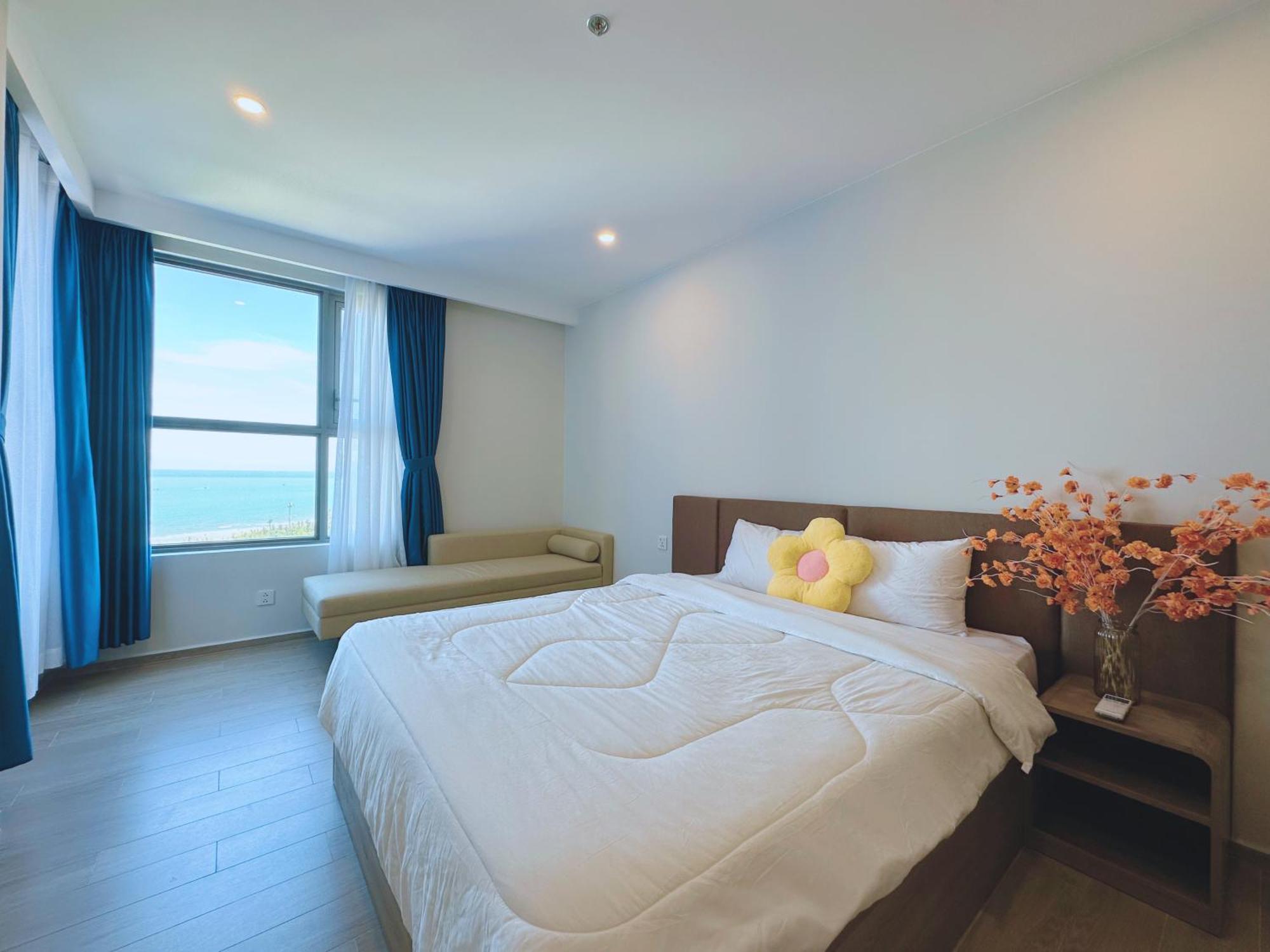 The Song Near The - Havilla Vung Tau