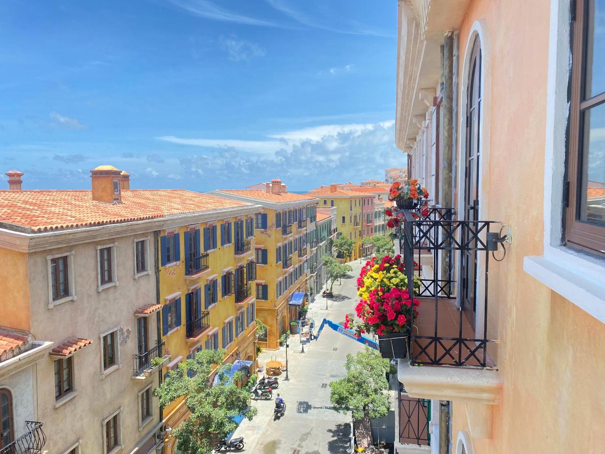 Roma - Free Airport Shuttle & Sunset Town Tour Khách sạn