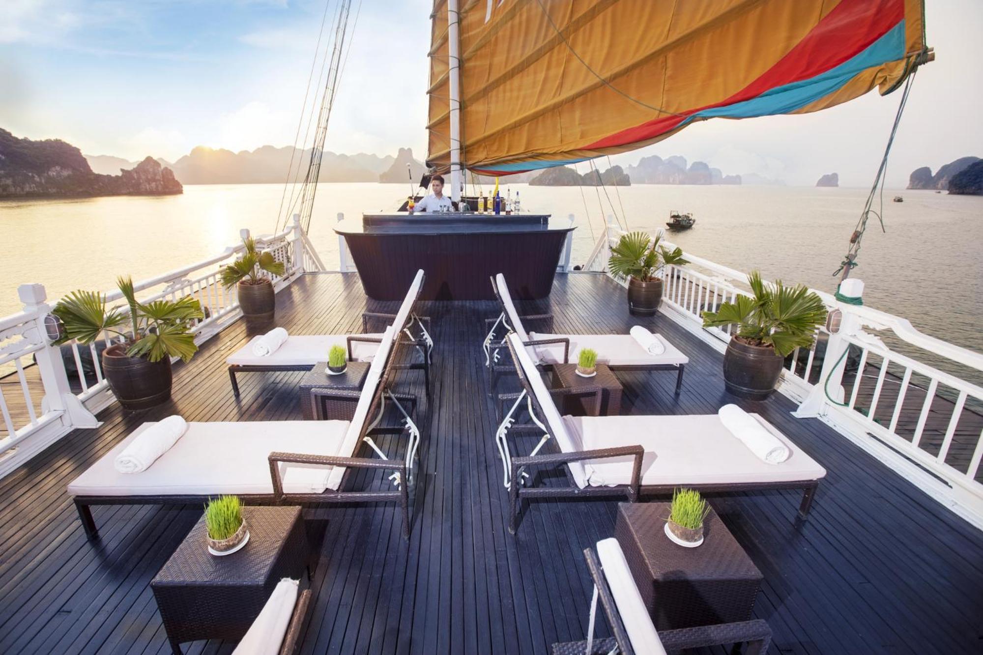 Hera Grand Lux Cruise On Bay 