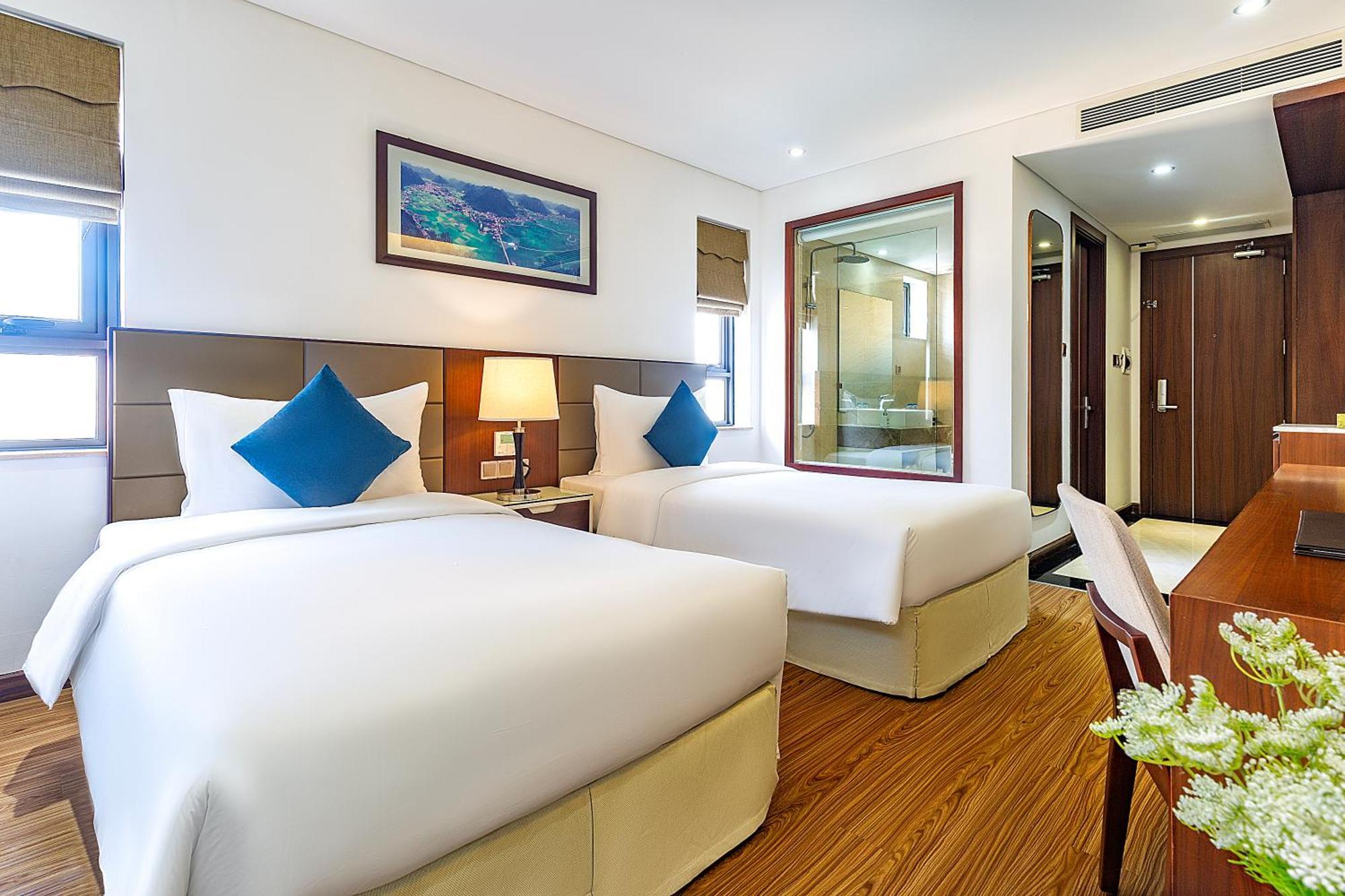 Hotel Pavilion 4*
