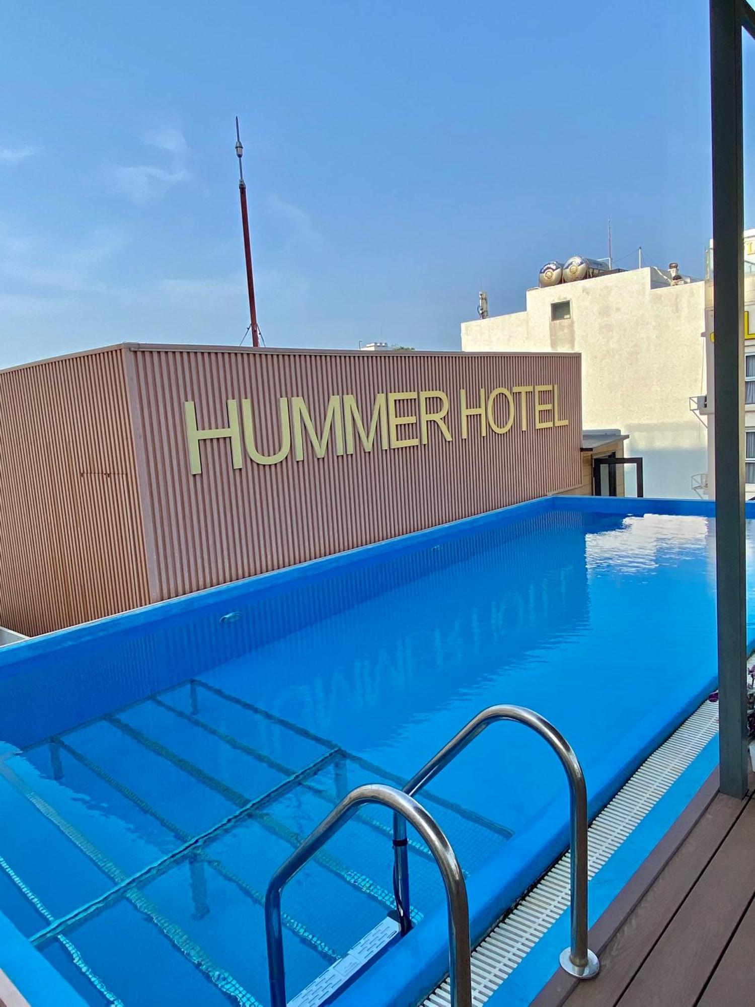 Hummer & Khách sạn 3*