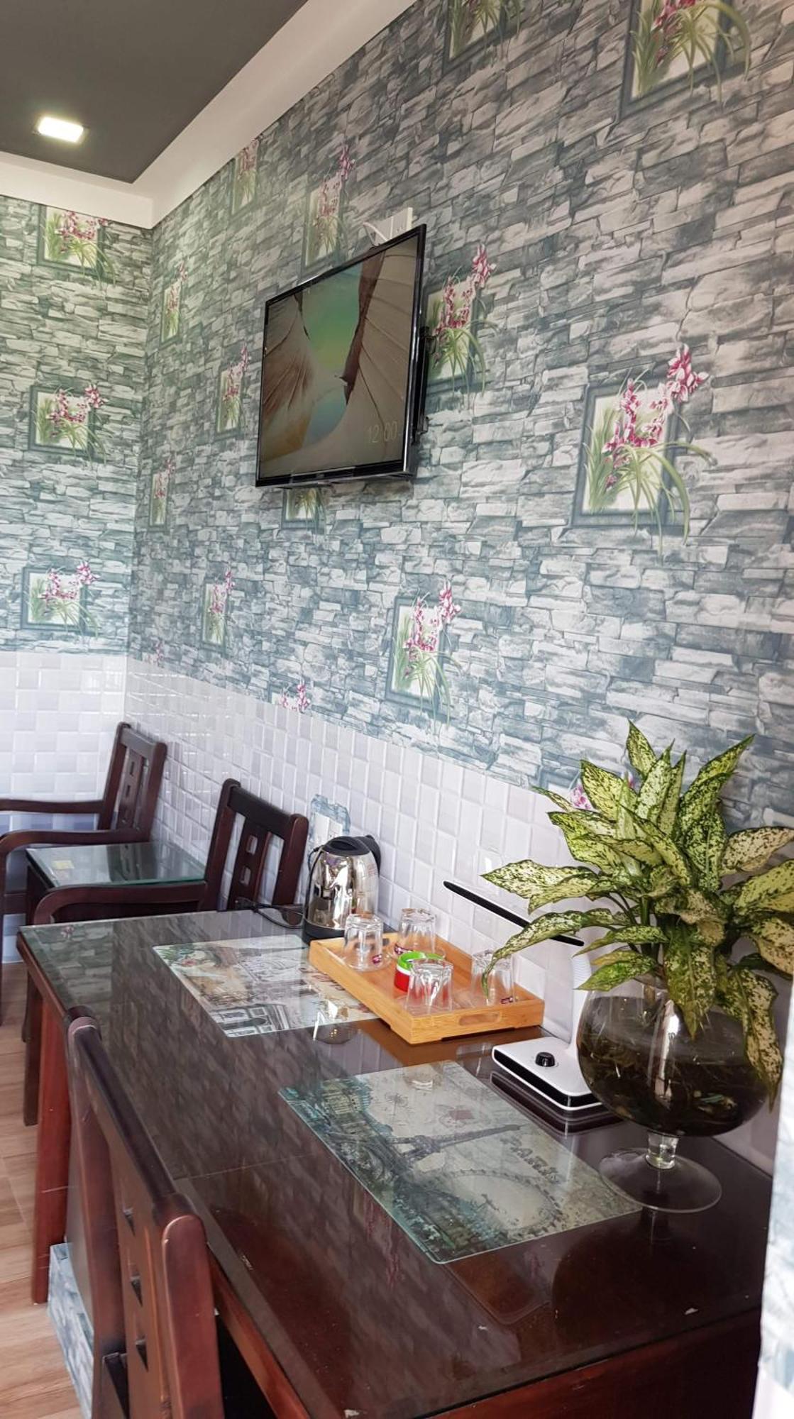 Hotel Khach San Anh Dong *