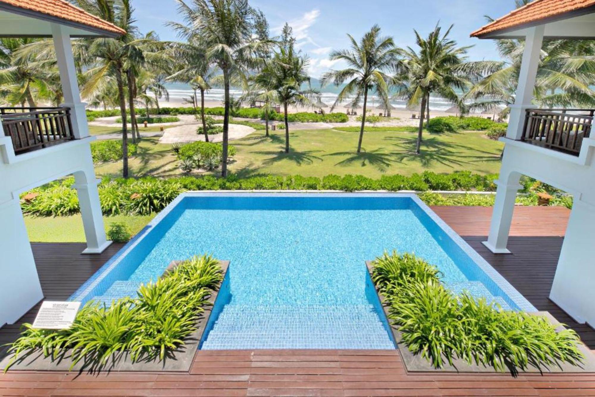 Pool & My Khe Resort Da Nang