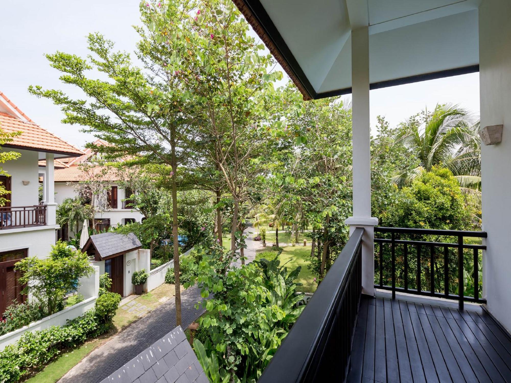Resort Pool & My Khe Da Nang