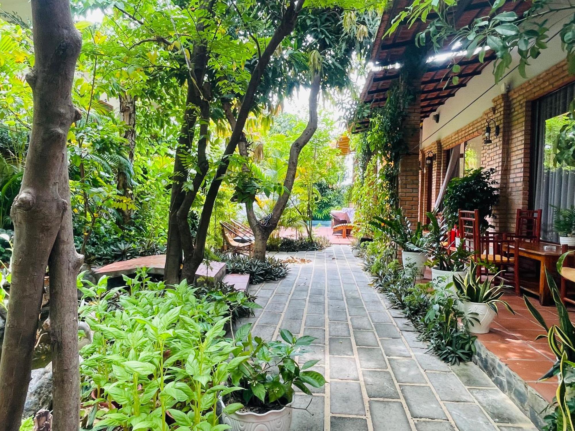 Garden And Kite School