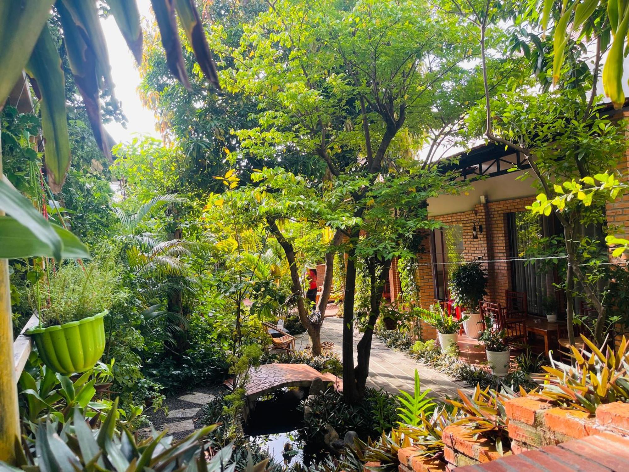 Garden And Kite School 2*