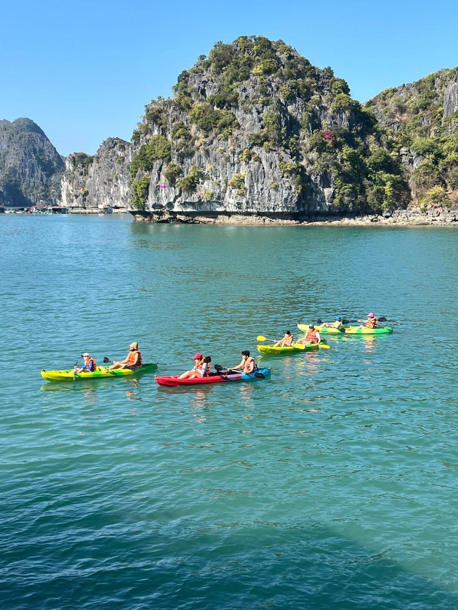 Du Thuyền Paradise Grand Vịnh Lan Hạ  5*