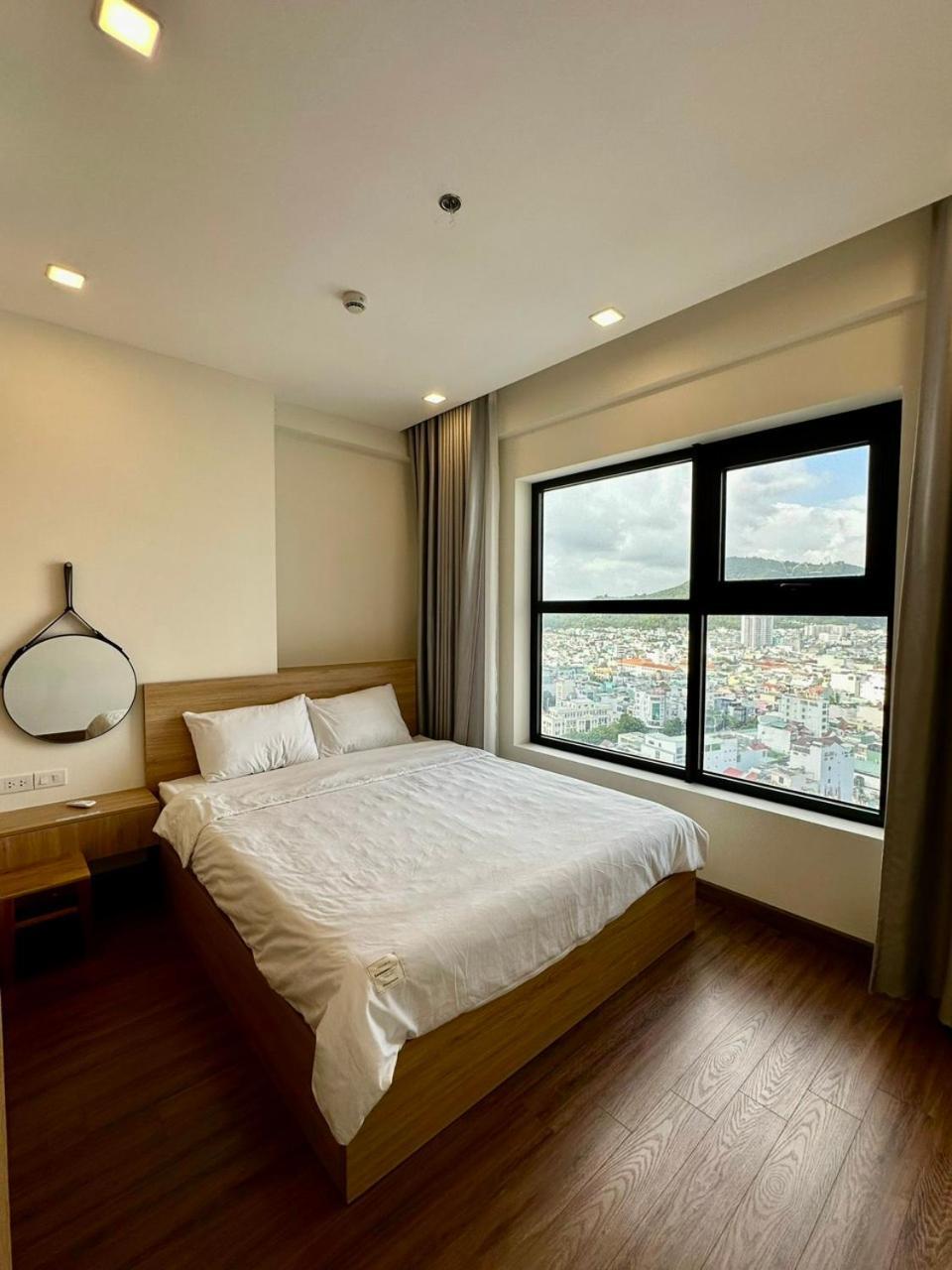 Flc Seaview Condotel