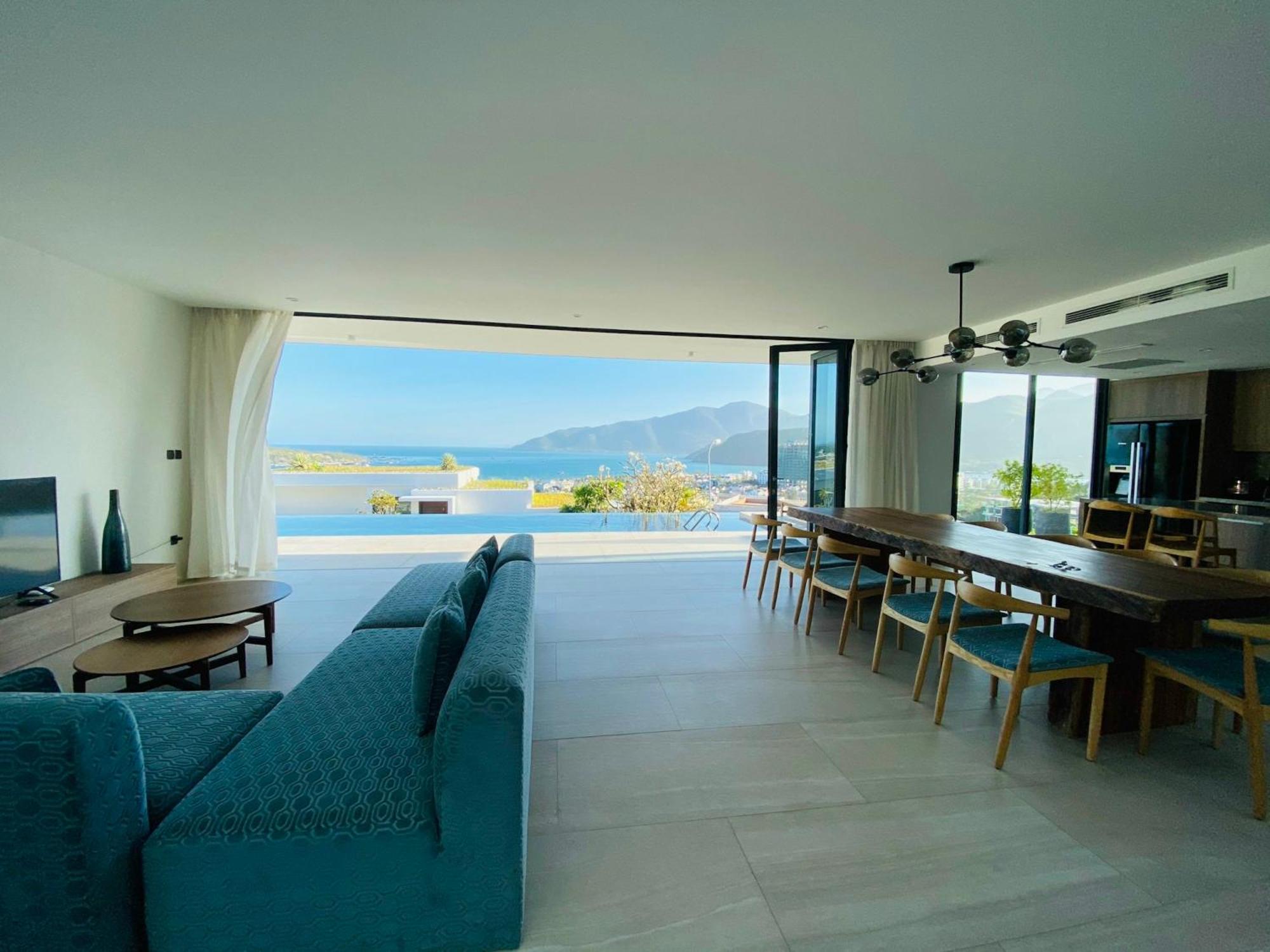 Ocean Front *