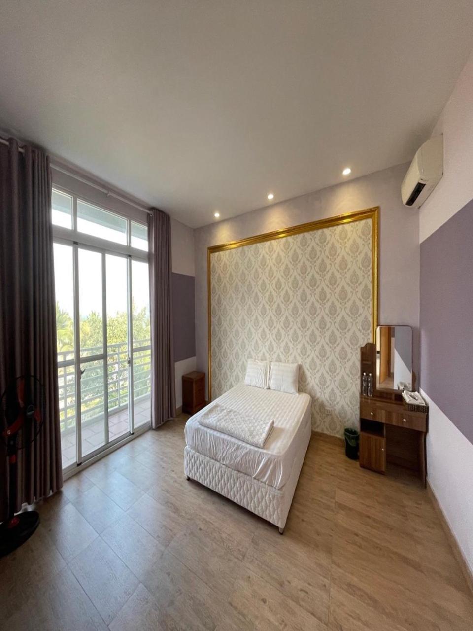 Chuoi 9 Ngu Tuan Chau - San Vuon - Be Boi Rong - View Bien * Hạ Long