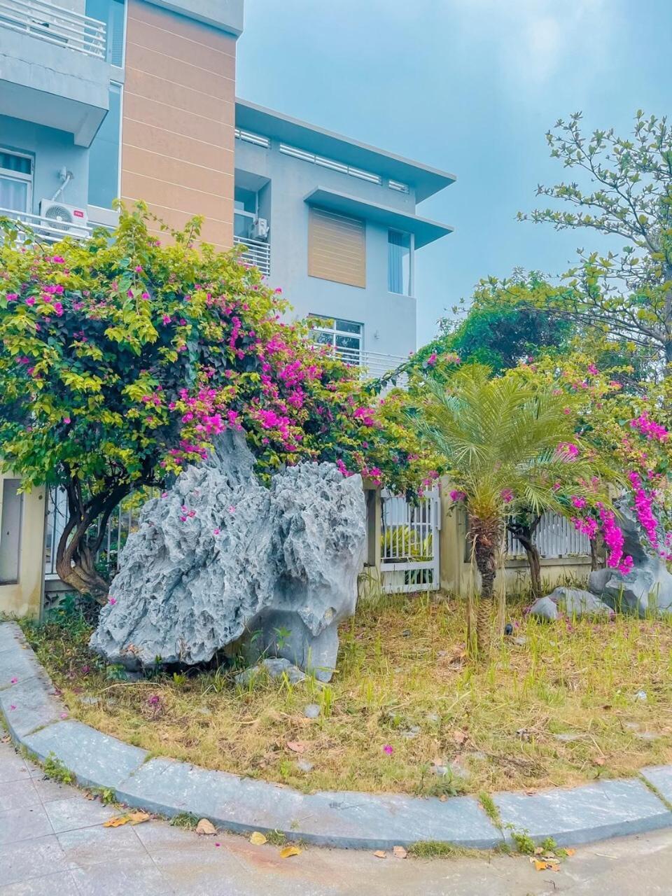 Chuoi 9 Ngu Tuan Chau - San Vuon - Be Boi Rong - View Bien